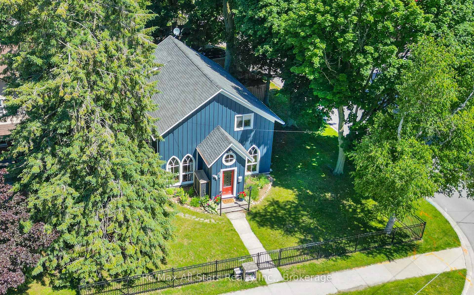 Photo 4 of 36 Emily Street E, Clarington, Newcastle — HOMEH