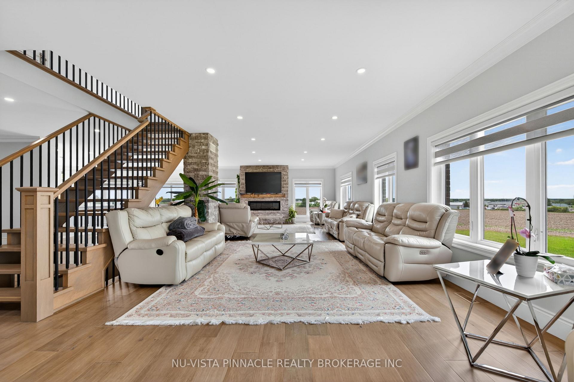 Photo 7 of 9507 Charlton Drive, Middlesex Centre, Rural Middlesex Centre — HOMEH