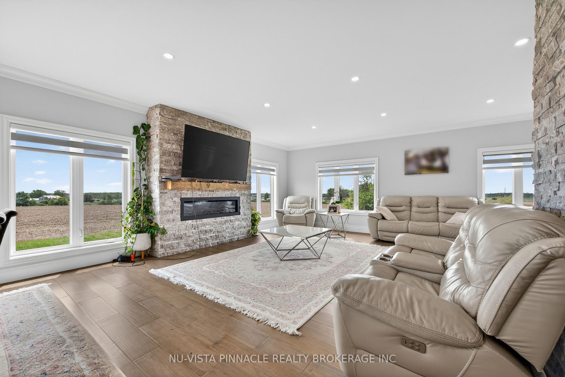 Photo 9 of 9507 Charlton Drive, Middlesex Centre, Rural Middlesex Centre — HOMEH