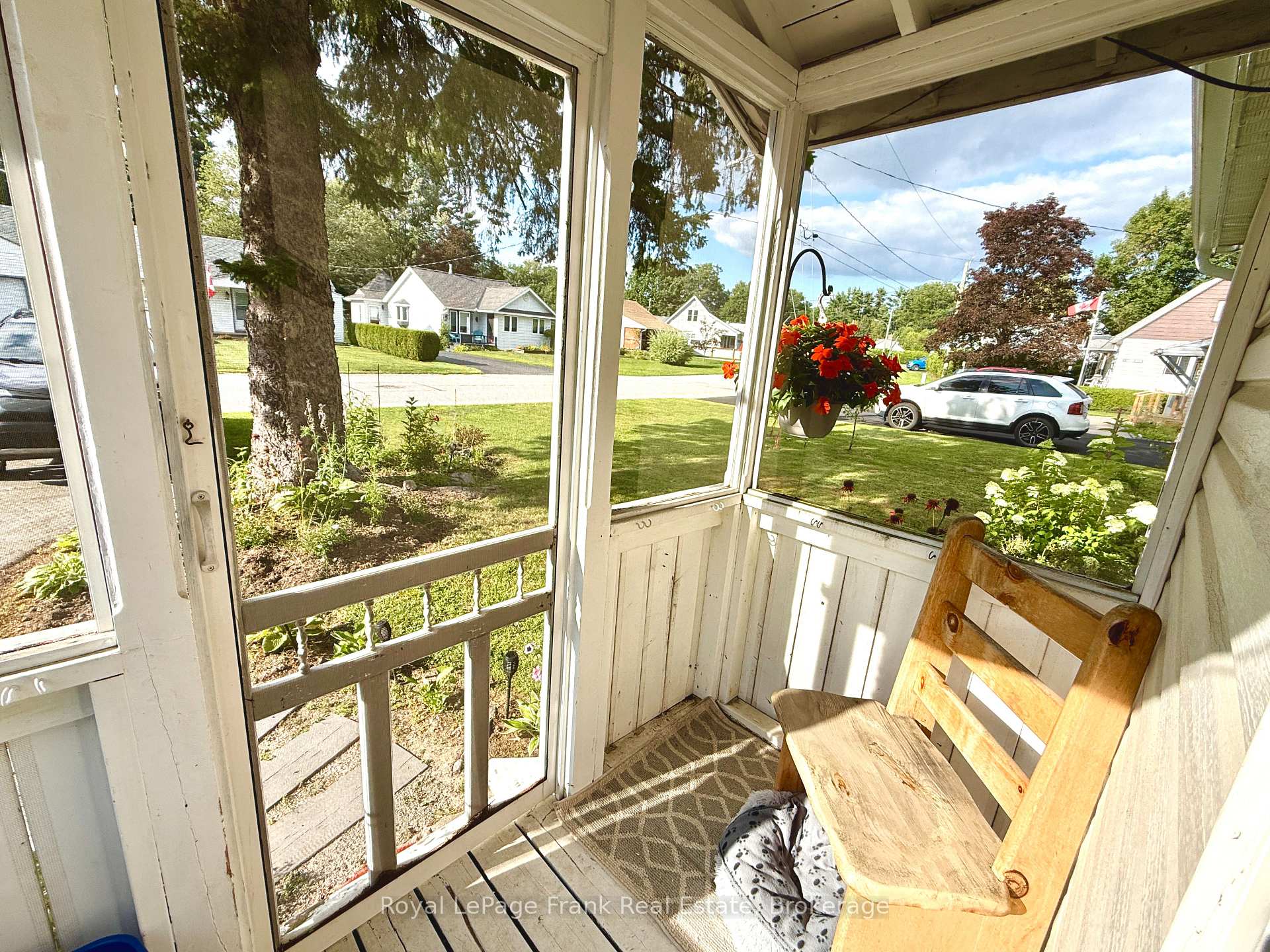Photo 4 of 235 Kingswood Drive, Gravenhurst, Muskoka (S) — HOMEH
