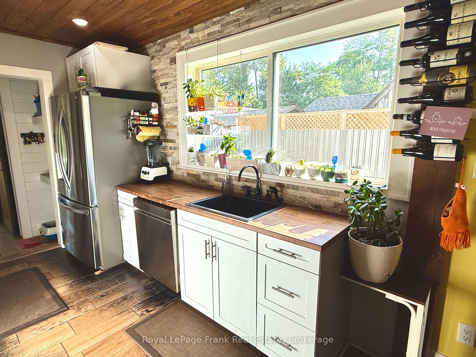 Photo 10 of 235 Kingswood Drive, Gravenhurst, Muskoka (S) — HOMEH