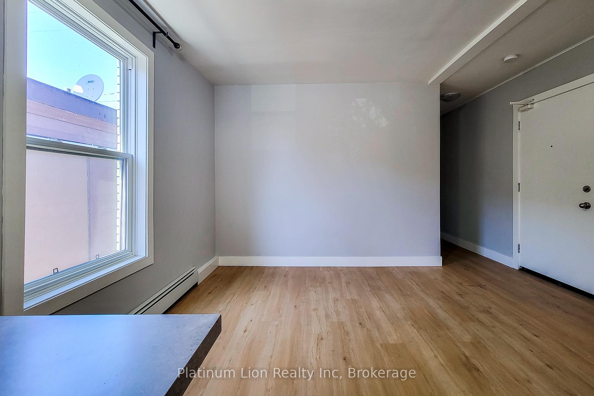 Photo 11 of Unit A, 304 Barton Street, Hamilton, Landsdale — HOMEH