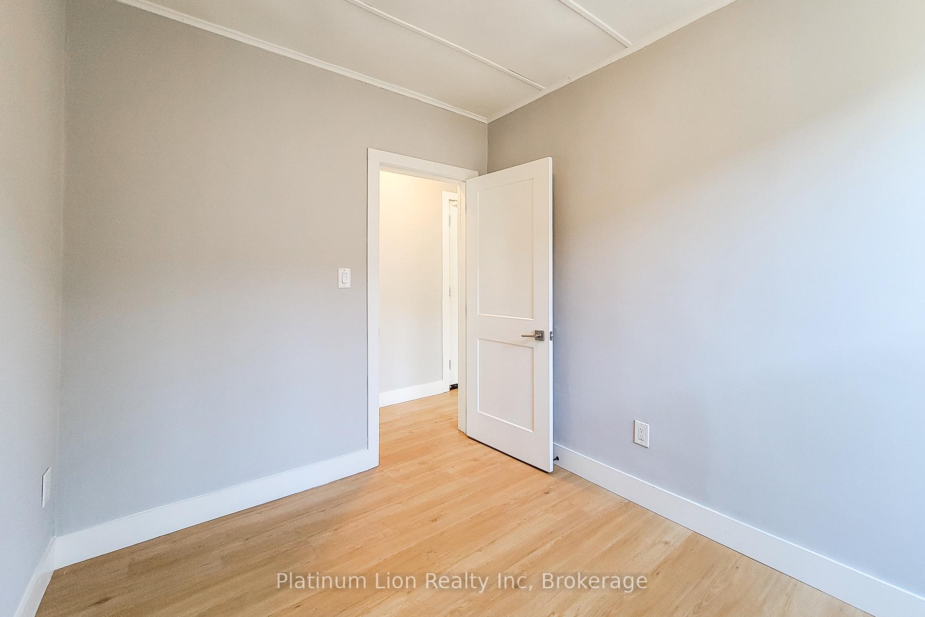 Photo 18 of Unit A, 304 Barton Street, Hamilton, Landsdale — HOMEH