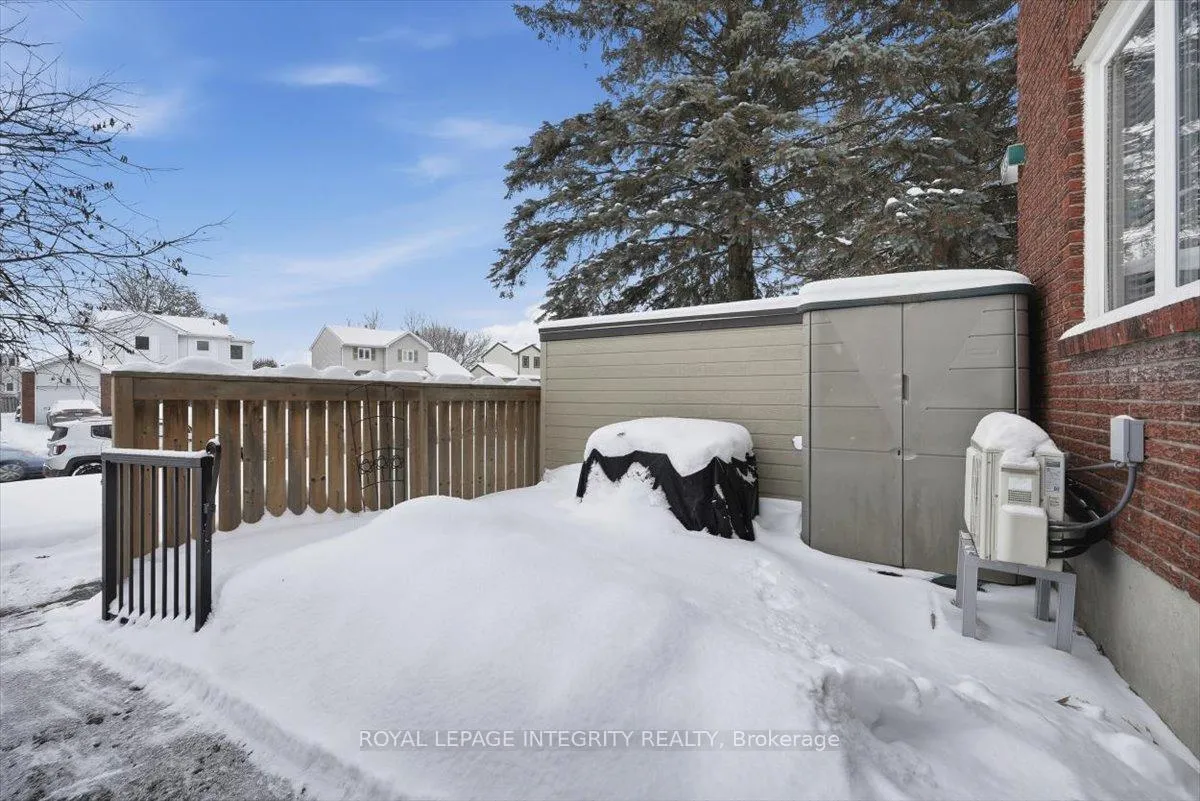 Photo 3 of Unit 100, 1835 Marsala Crescent, Ottawa, Fallingbrook/Pineridge — HOMEH