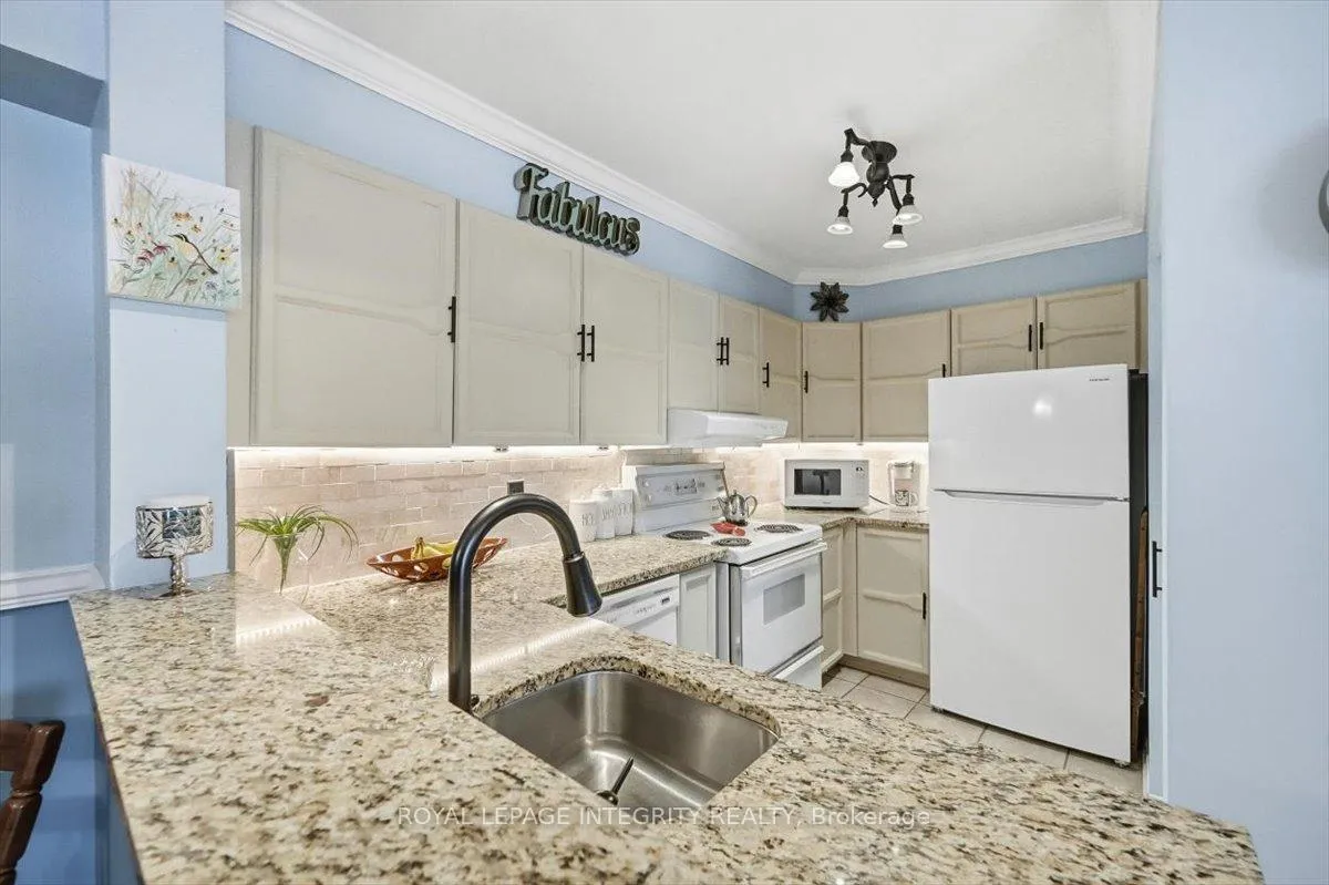 Photo 13 of Unit 100, 1835 Marsala Crescent, Ottawa, Fallingbrook/Pineridge — HOMEH