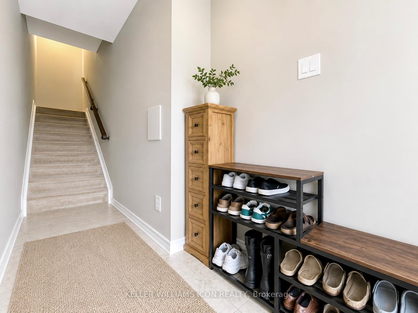 Photo 3 of 581 Ozawa Private, Ottawa, CFB Rockcliffe and Area — HOMEH