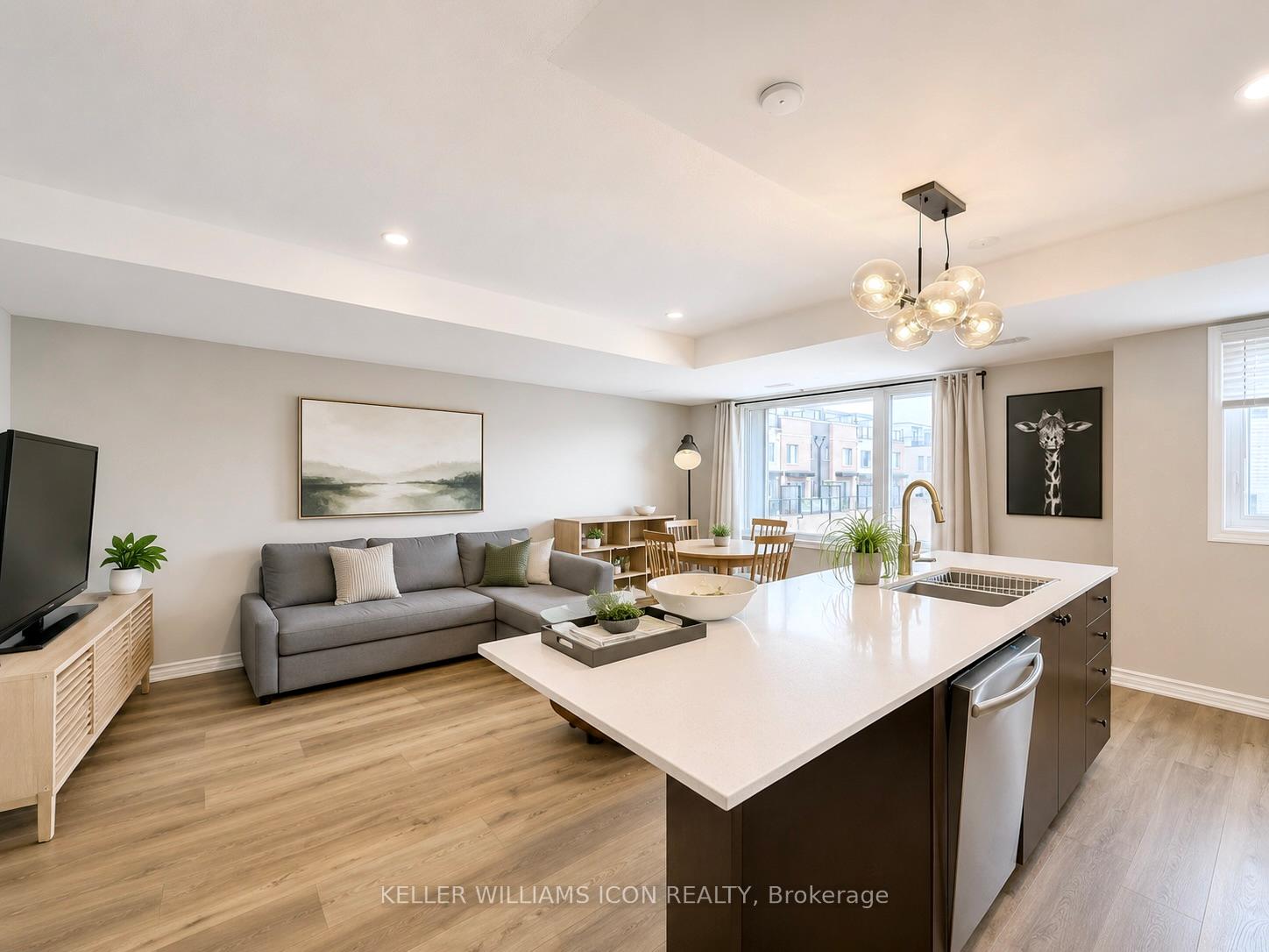 Photo 5 of 581 Ozawa Private, Ottawa, CFB Rockcliffe and Area — HOMEH
