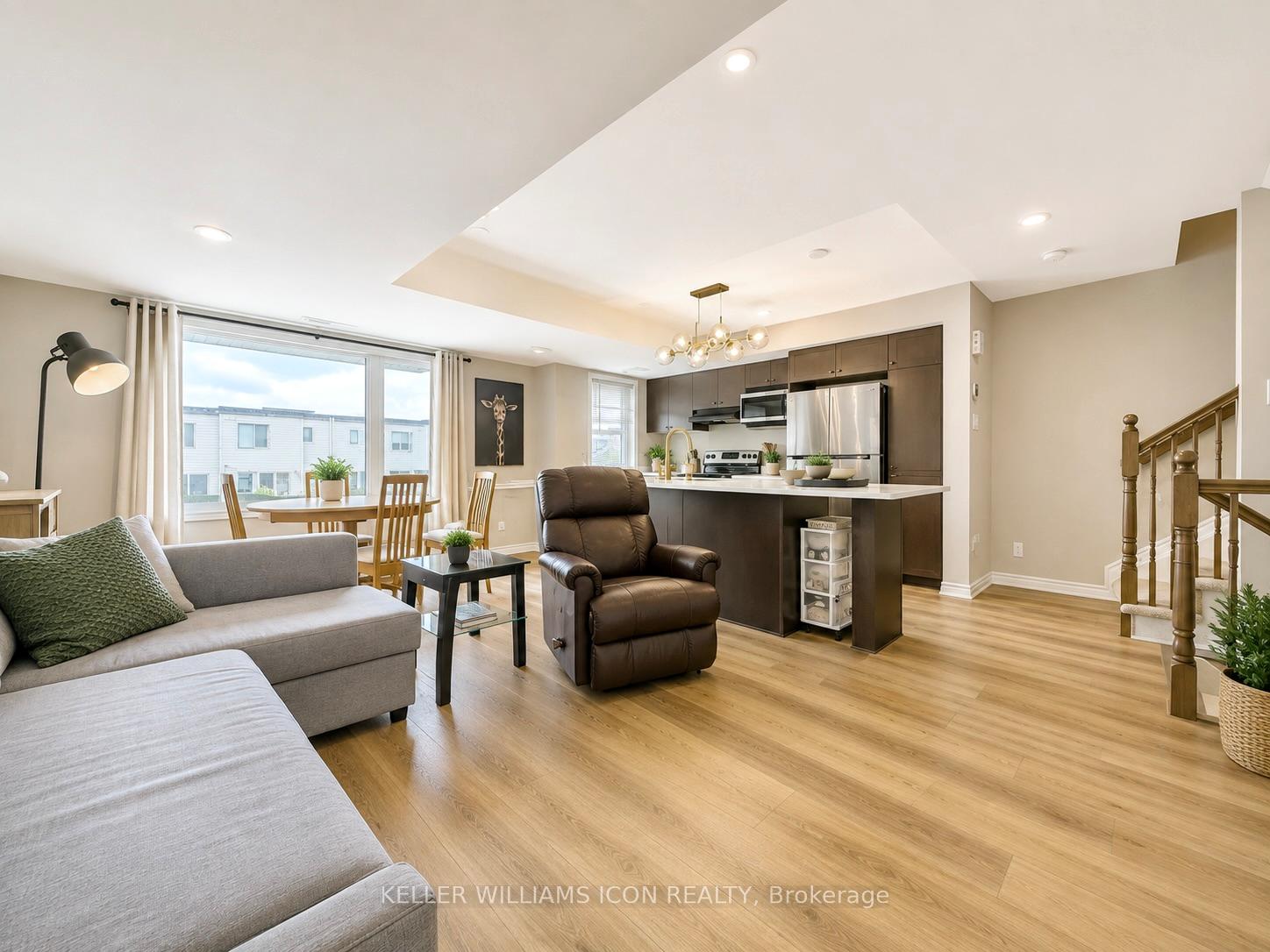 Photo 6 of 581 Ozawa Private, Ottawa, CFB Rockcliffe and Area — HOMEH