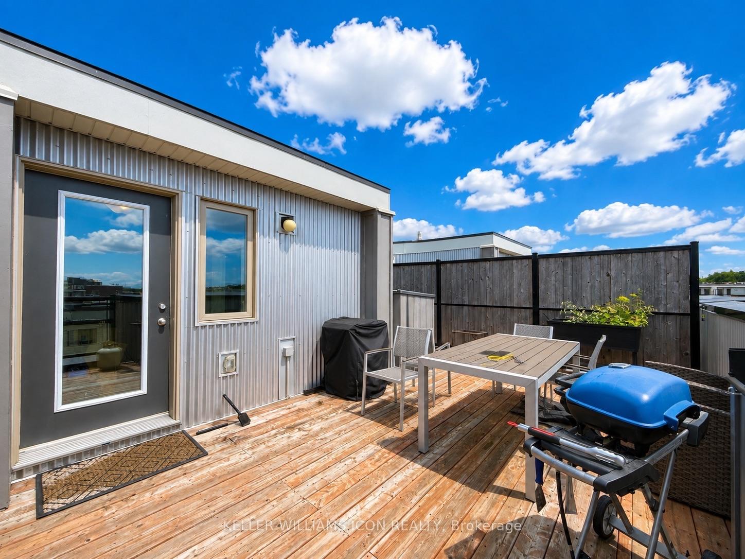 Photo 15 of 581 Ozawa Private, Ottawa, CFB Rockcliffe and Area — HOMEH