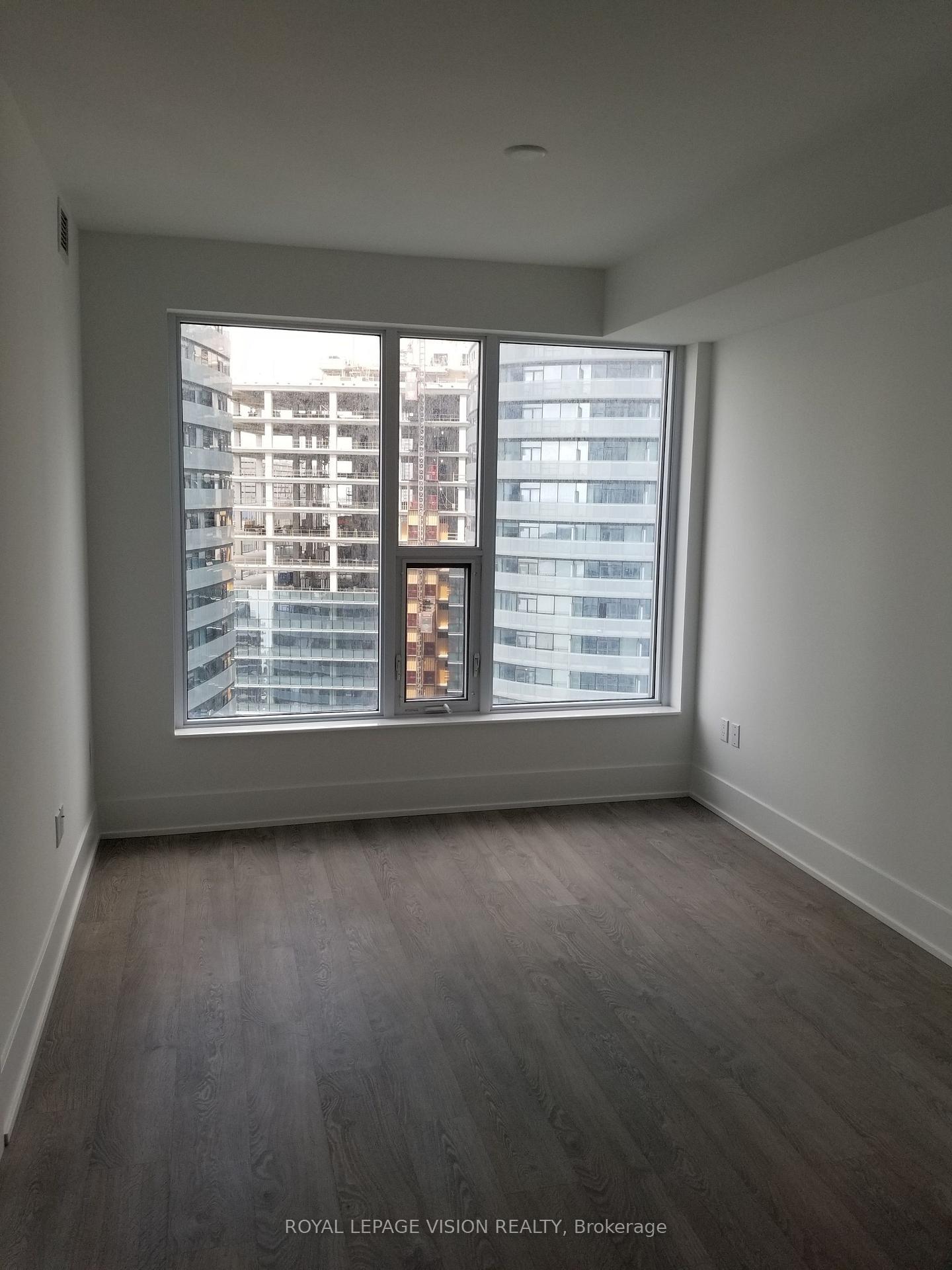 Photo 3 of Unit 4413, 10 York Street, Toronto, Waterfront Communities — HOMEH