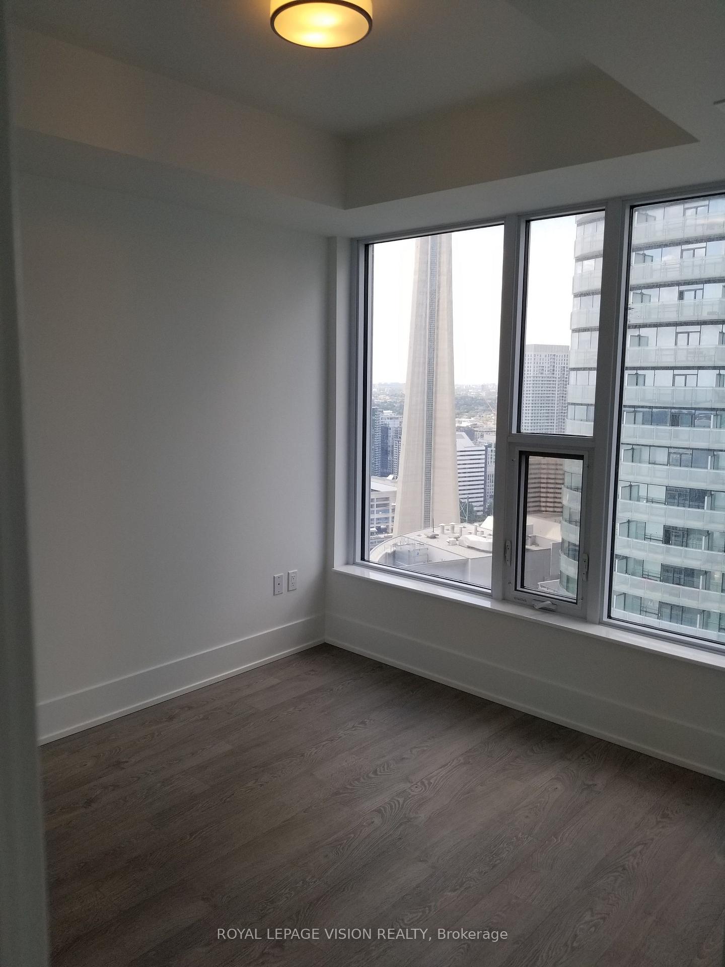 Photo 4 of Unit 4413, 10 York Street, Toronto, Waterfront Communities — HOMEH