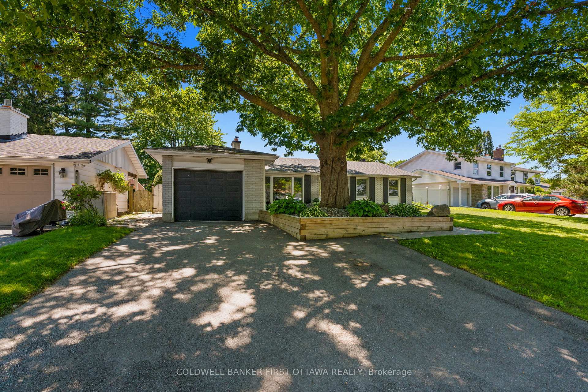 Photo 2 of 12 Bradgate Drive, Ottawa, Briargreen — HOMEH