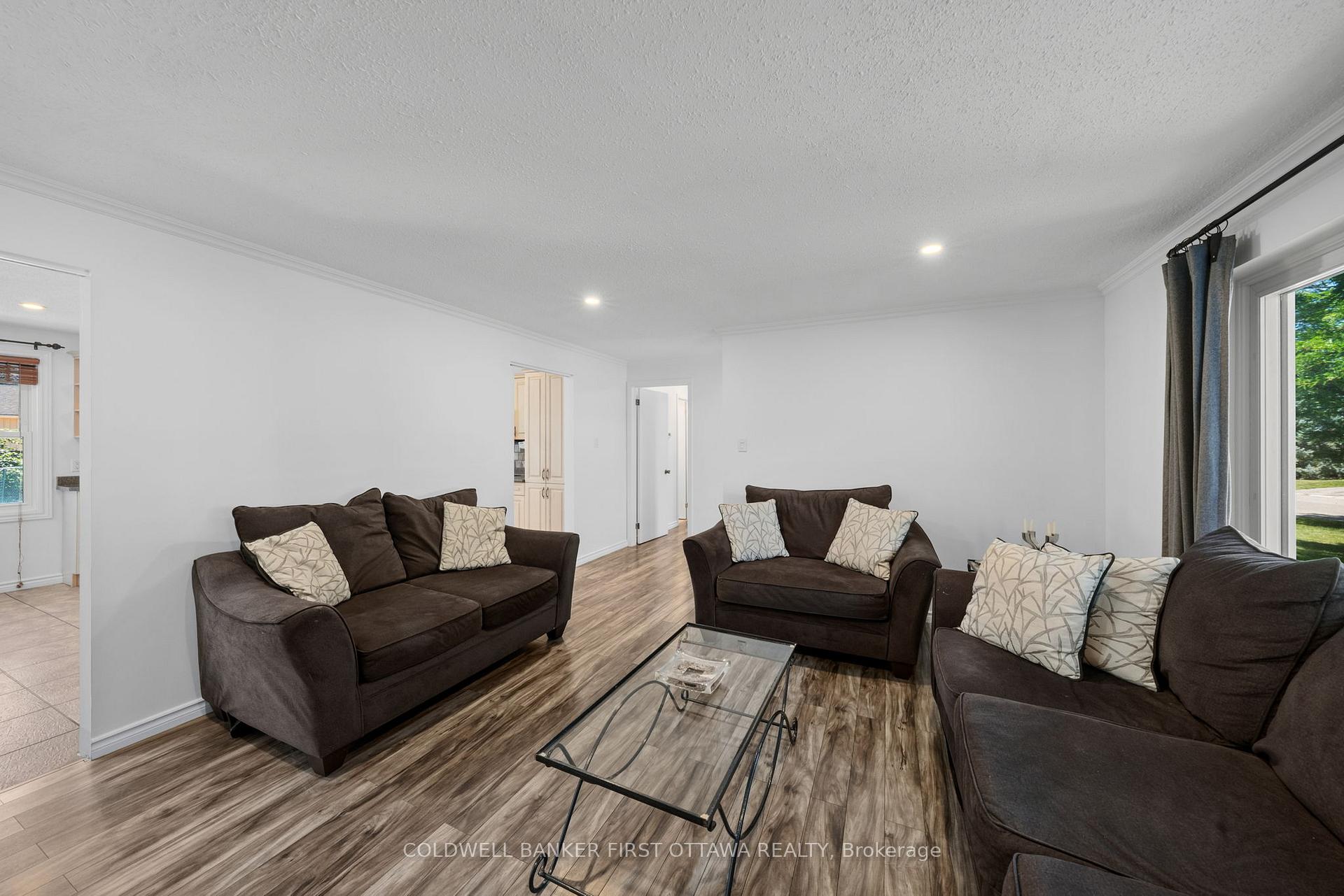 Photo 8 of 12 Bradgate Drive, Ottawa, Briargreen — HOMEH