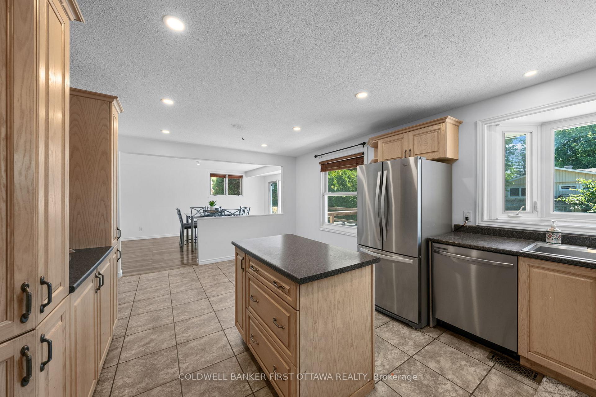 Photo 9 of 12 Bradgate Drive, Ottawa, Briargreen — HOMEH