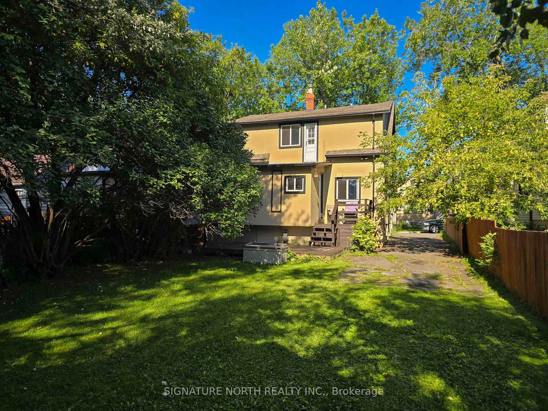 Photo 3 of 105 Machar Avenue, Thunder Bay, Court / Cumberland — HOMEH