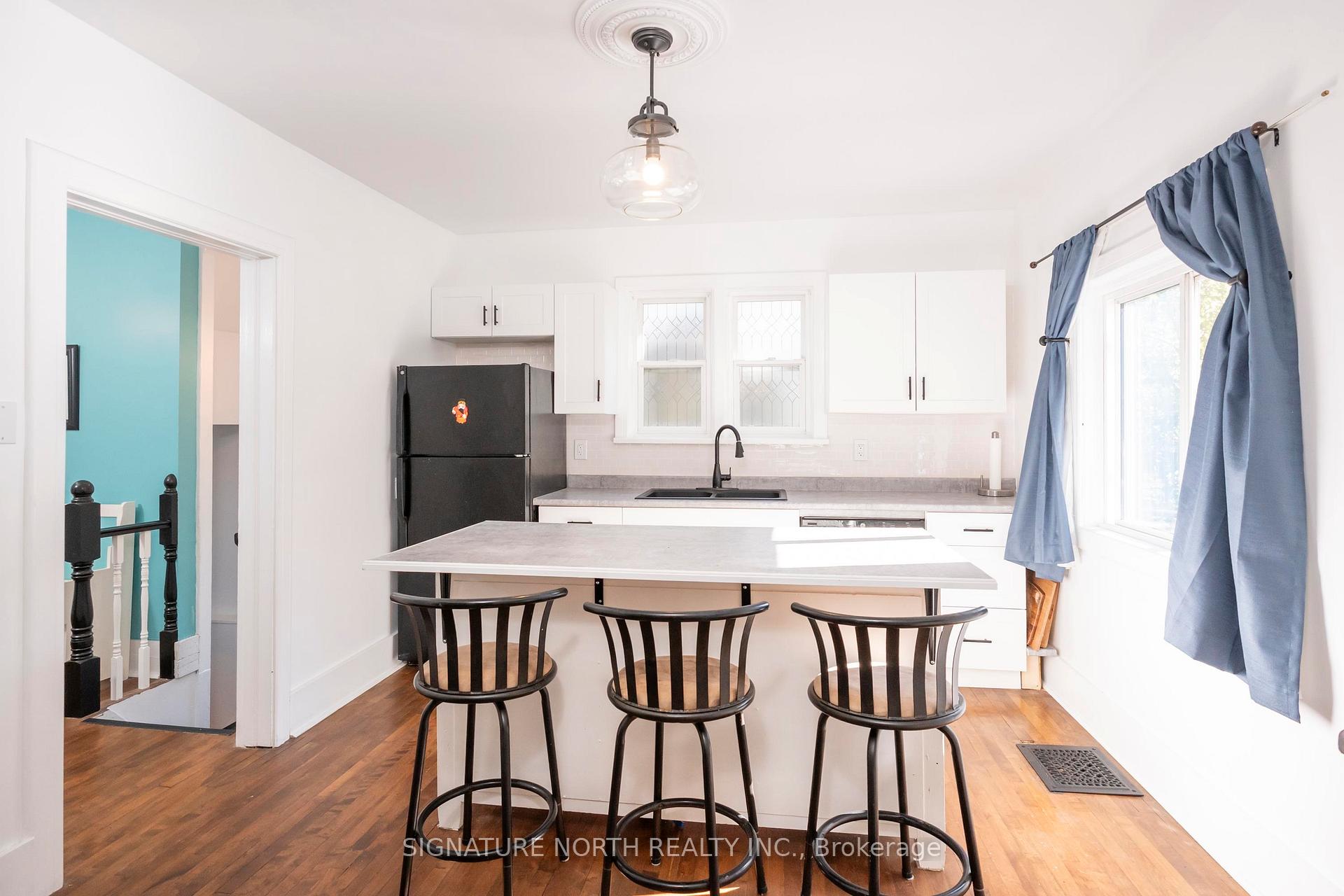 Photo 11 of 105 Machar Avenue, Thunder Bay, Court / Cumberland — HOMEH