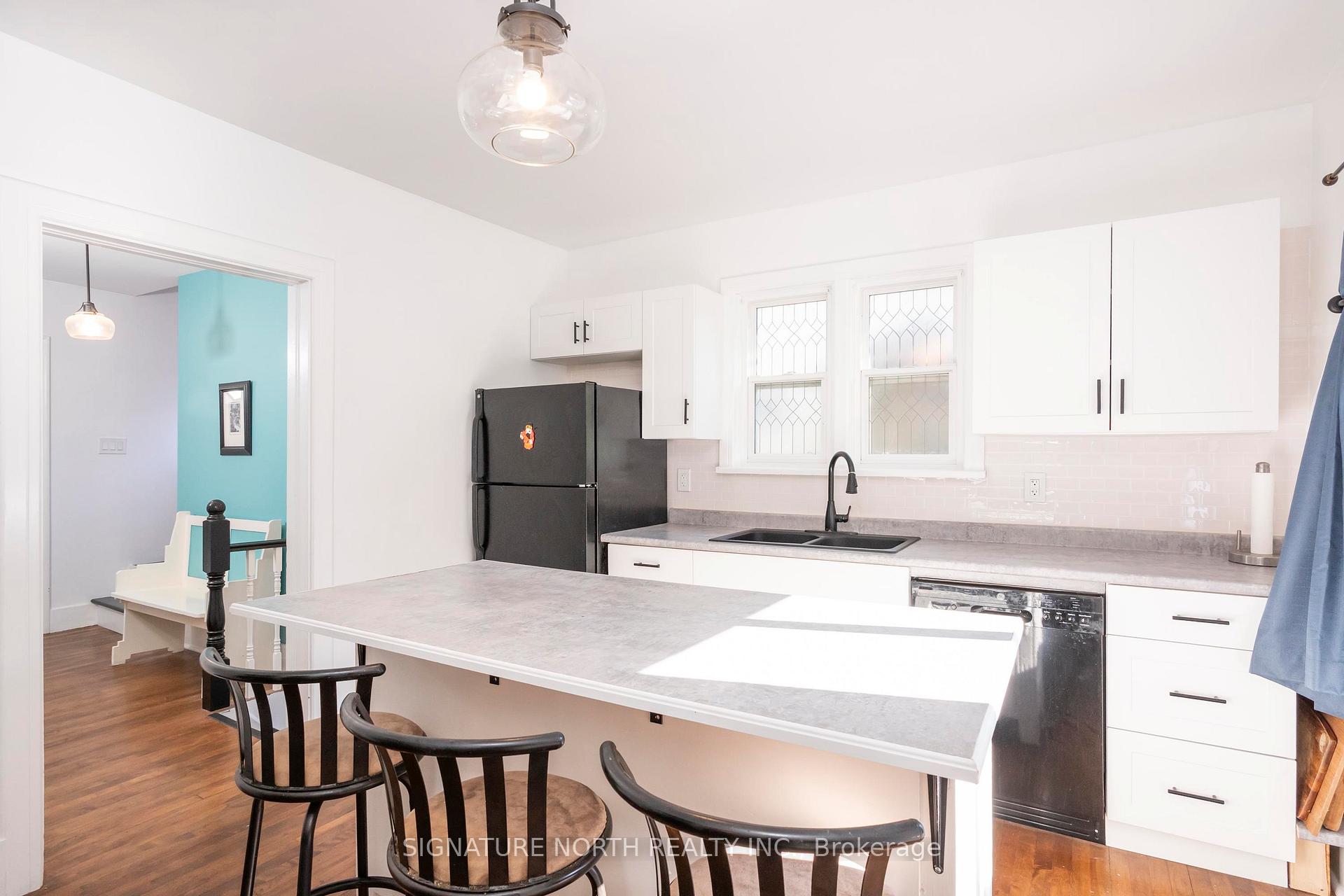 Photo 12 of 105 Machar Avenue, Thunder Bay, Court / Cumberland — HOMEH