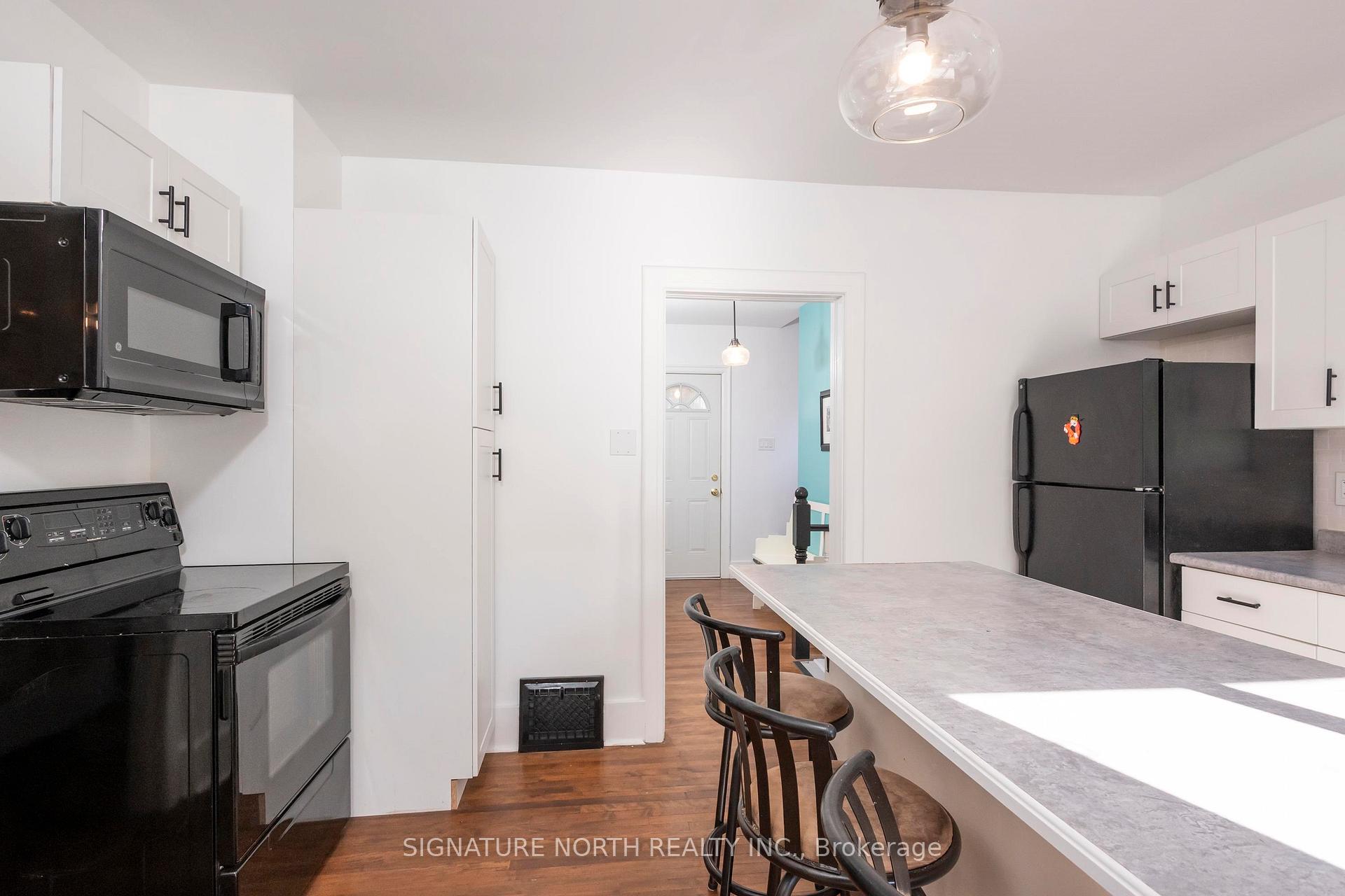 Photo 13 of 105 Machar Avenue, Thunder Bay, Court / Cumberland — HOMEH