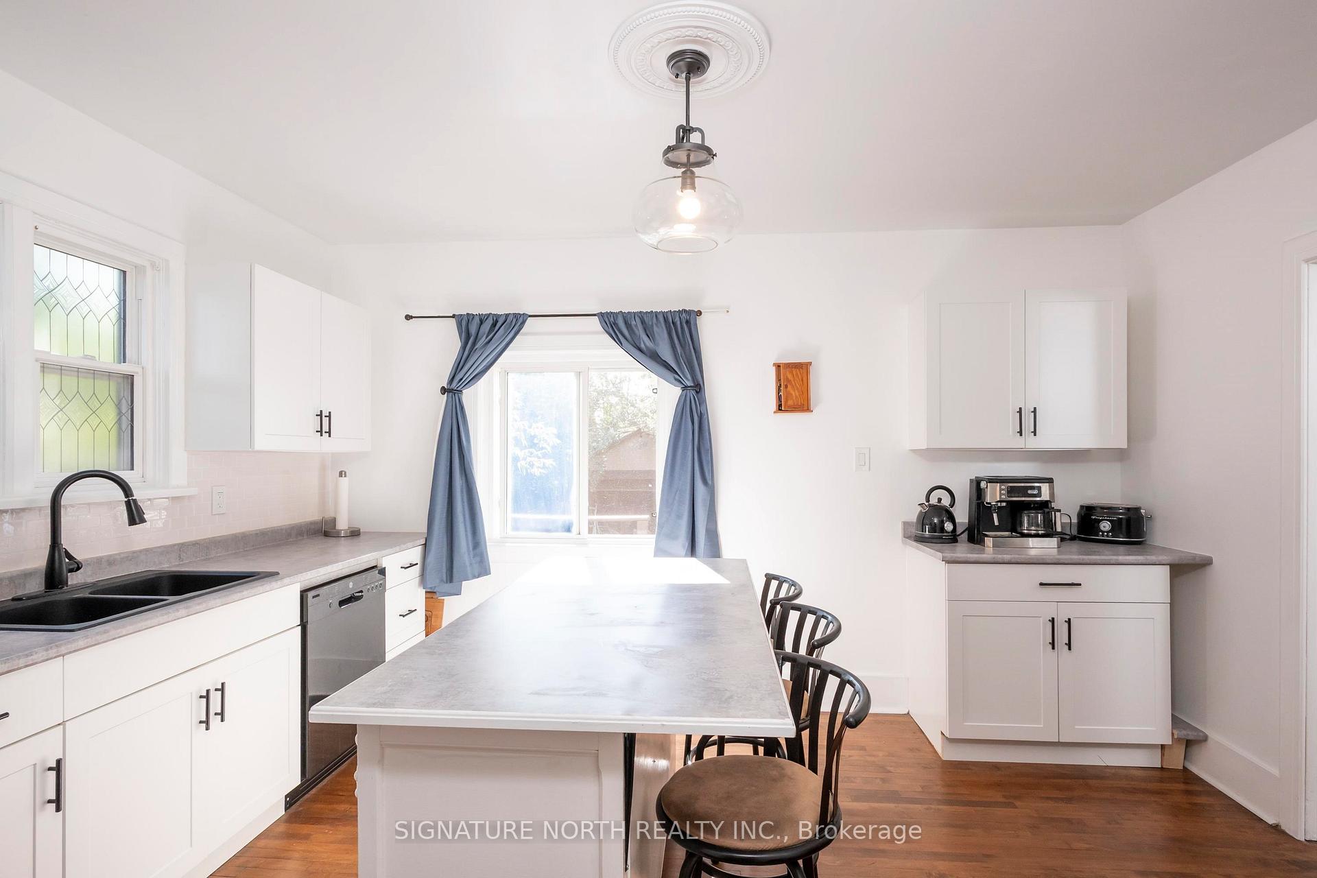 Photo 15 of 105 Machar Avenue, Thunder Bay, Court / Cumberland — HOMEH