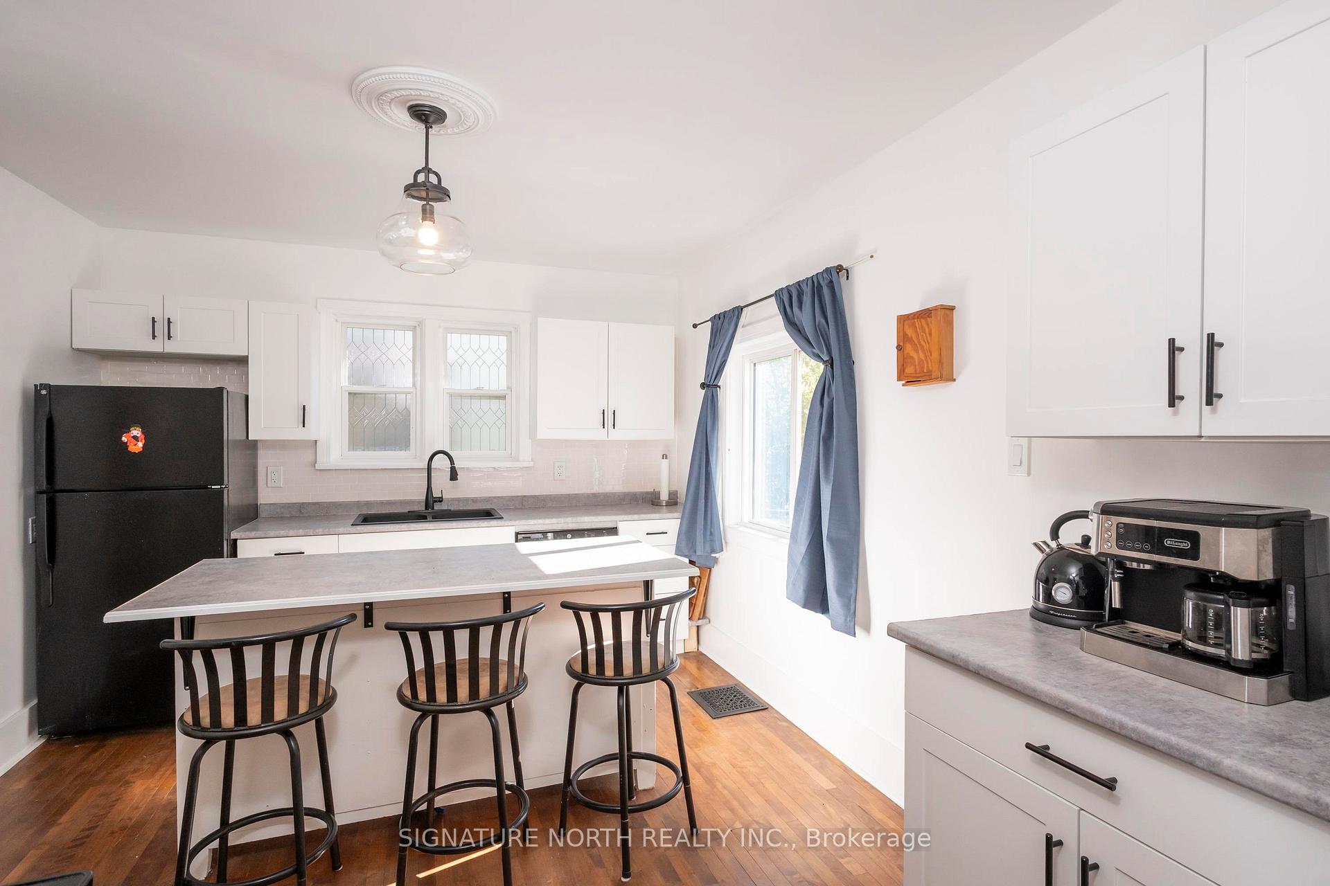 Photo 17 of 105 Machar Avenue, Thunder Bay, Court / Cumberland — HOMEH