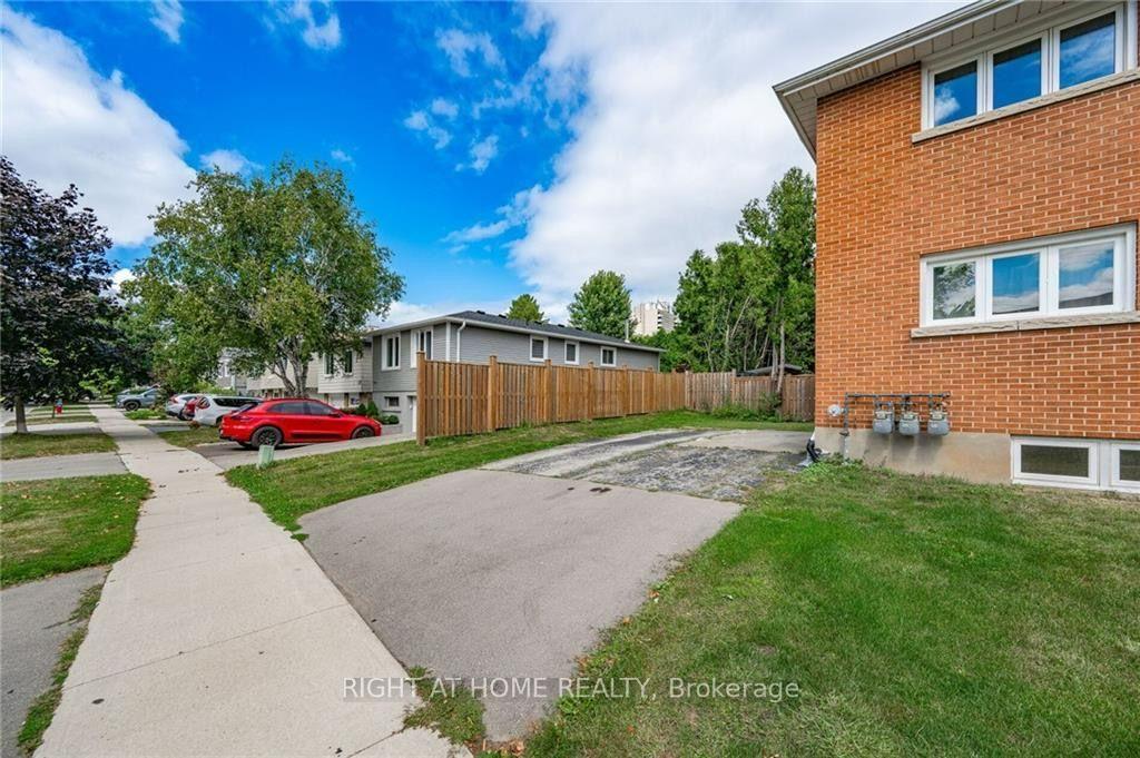 Photo 2 of Unit B, 1385 Olga Drive, Burlington, Brant — HOMEH