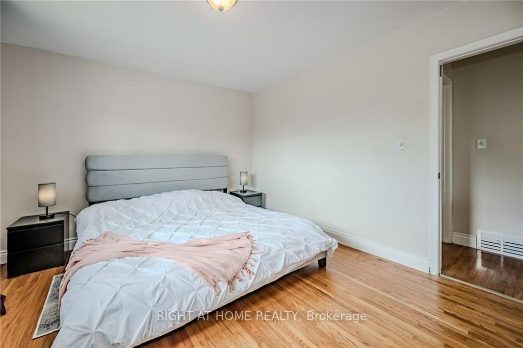Photo 6 of Unit B, 1385 Olga Drive, Burlington, Brant — HOMEH
