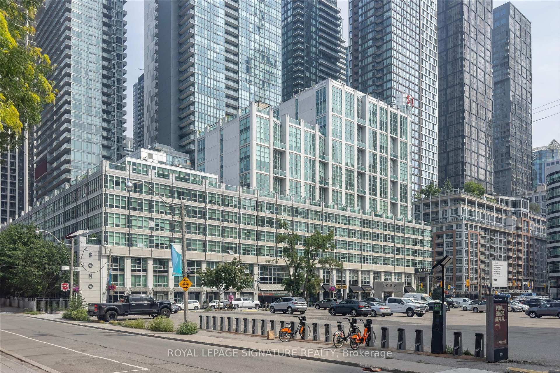 Front of Unit M07, 350 Wellington Street W