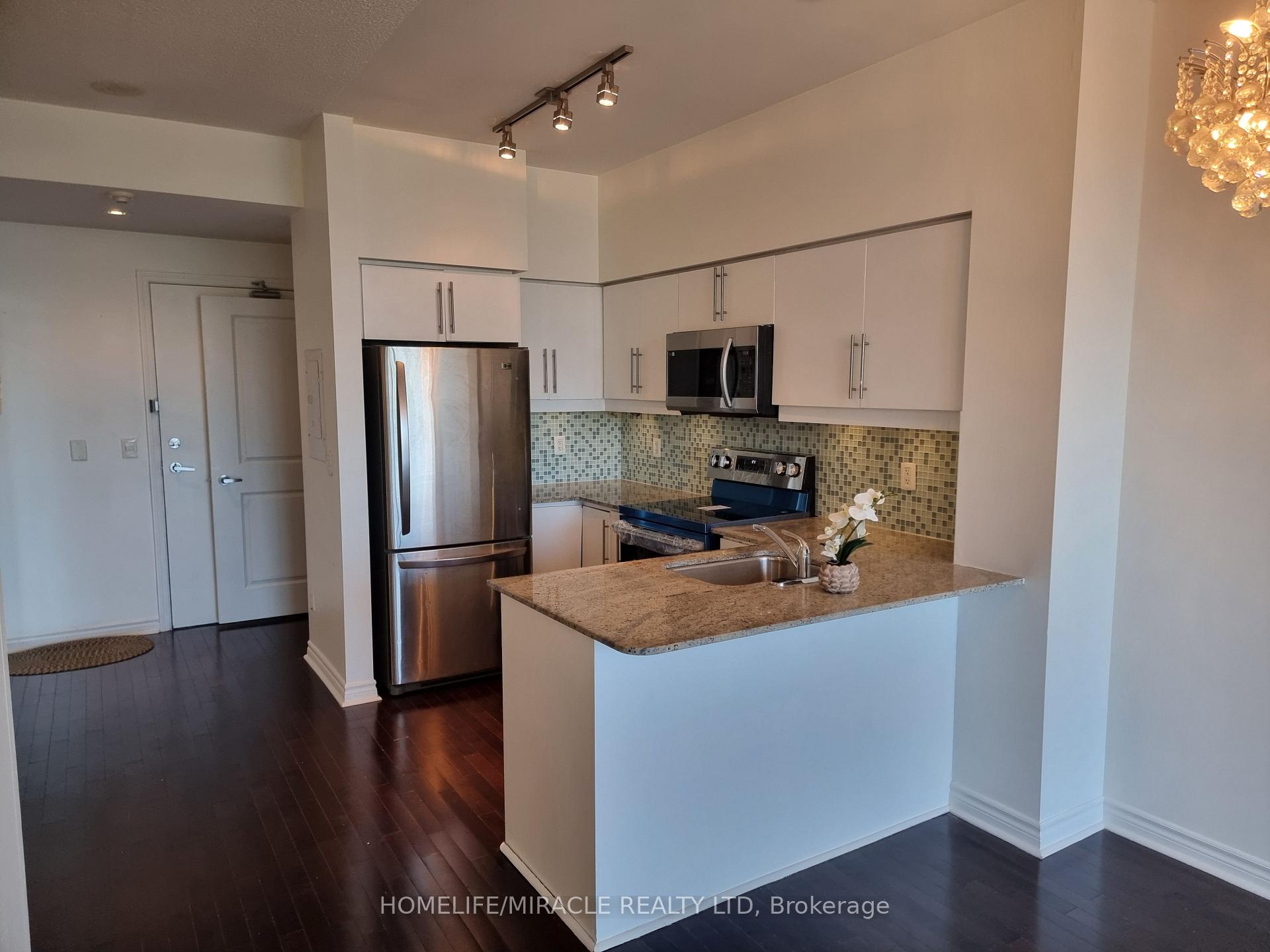 Front of Unit 512, 2885 Bayview Avenue