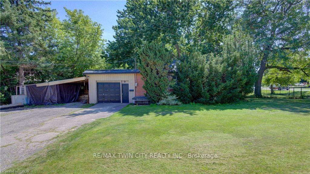 Photo 1 of 9 Rothsay Avenue, Kitchener, Heritage Park - Kitchener — HOMEH