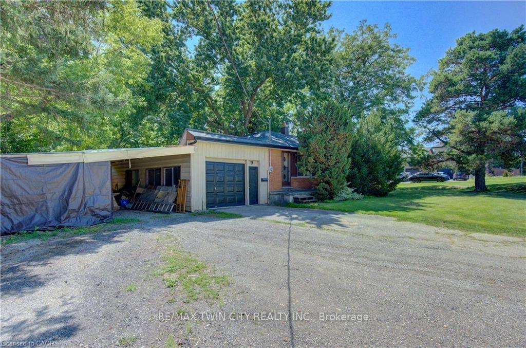 Photo 2 of 9 Rothsay Avenue, Kitchener, Heritage Park - Kitchener — HOMEH
