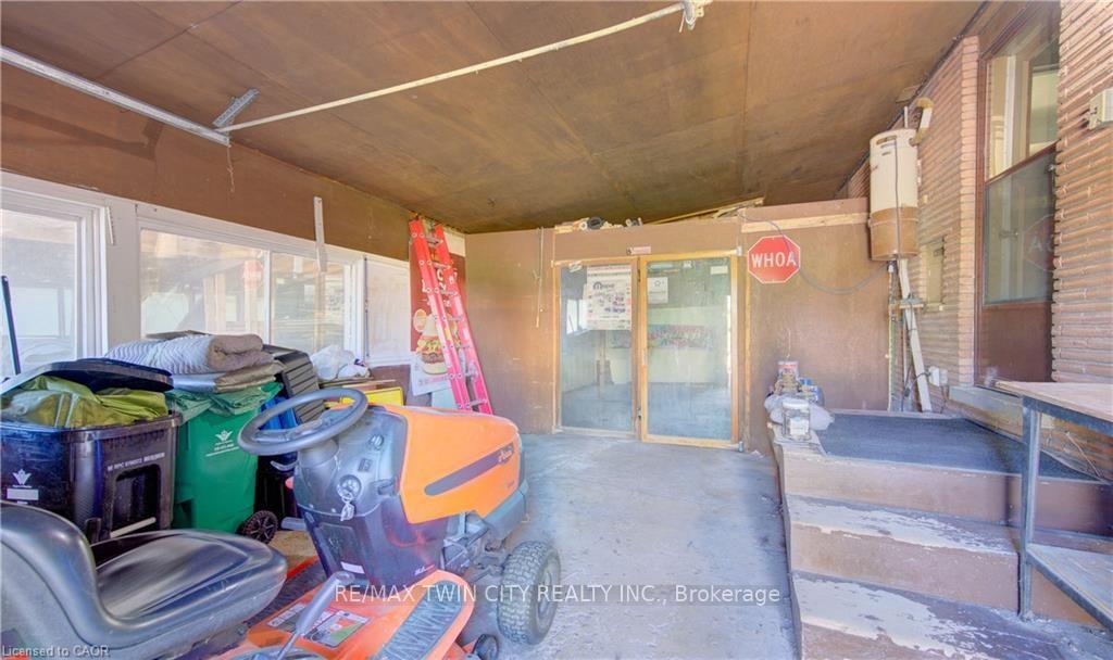 Photo 21 of 9 Rothsay Avenue, Kitchener, Heritage Park - Kitchener — HOMEH