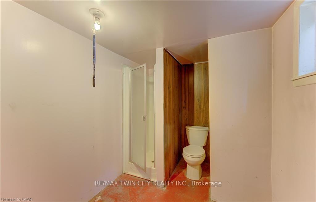 Photo 27 of 9 Rothsay Avenue, Kitchener, Heritage Park - Kitchener — HOMEH