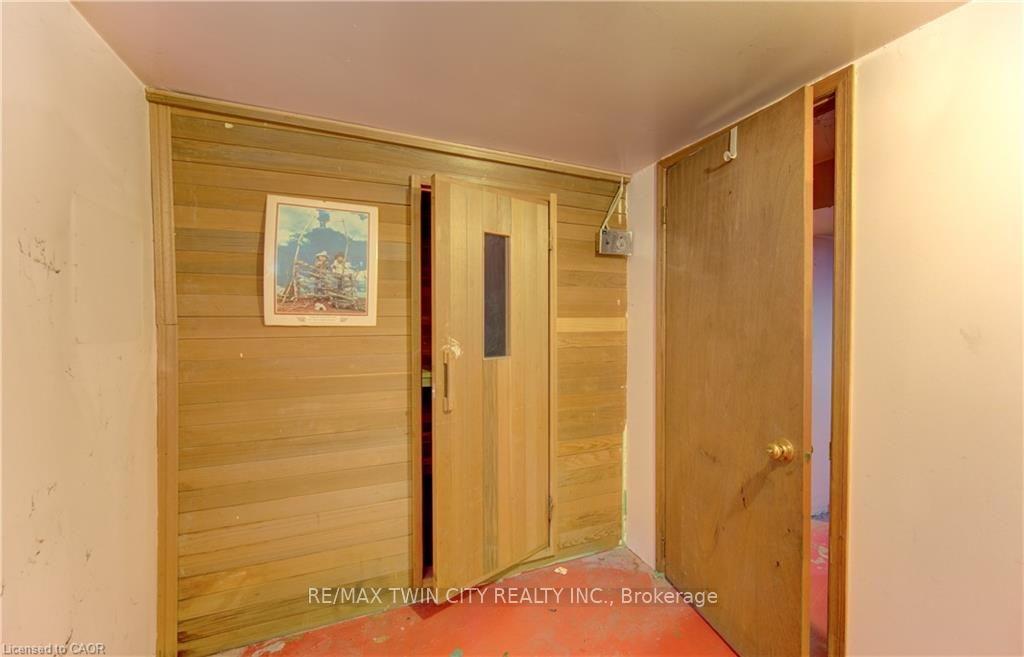 Photo 28 of 9 Rothsay Avenue, Kitchener, Heritage Park - Kitchener — HOMEH