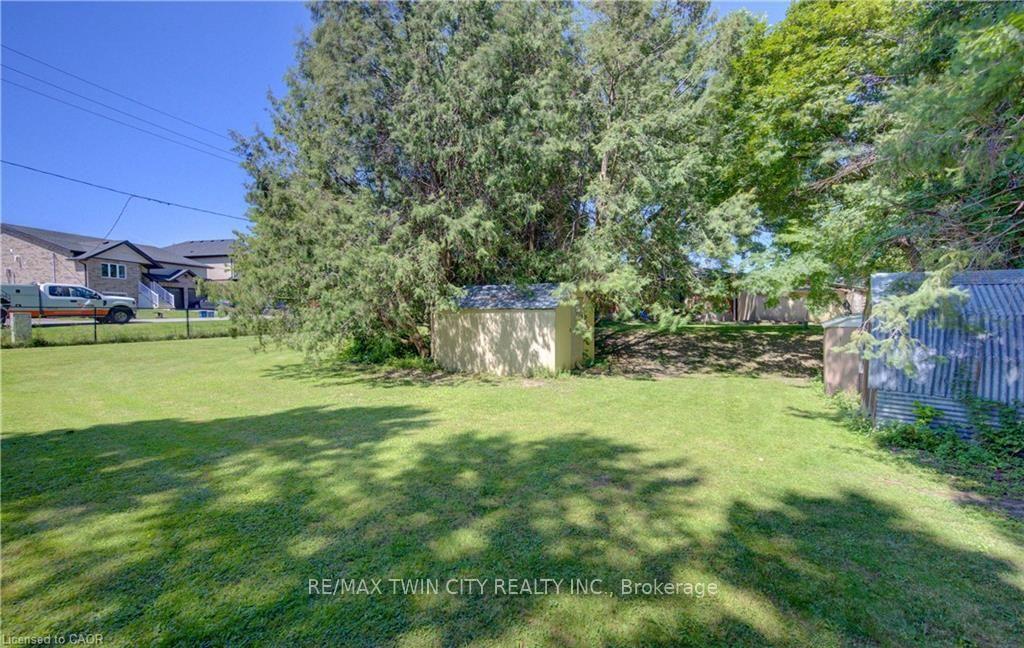 Photo 33 of 9 Rothsay Avenue, Kitchener, Heritage Park - Kitchener — HOMEH