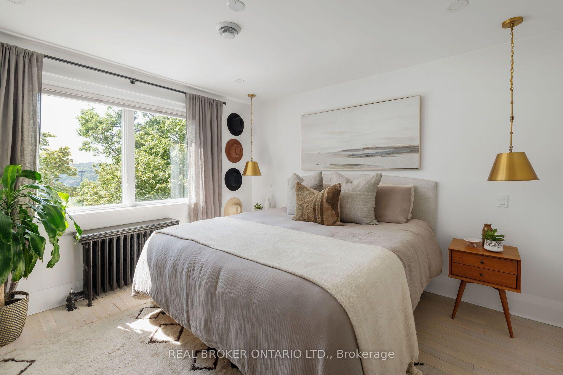 Photo 25 of 39 Beechwood Drive, Toronto, Broadview North — HOMEH