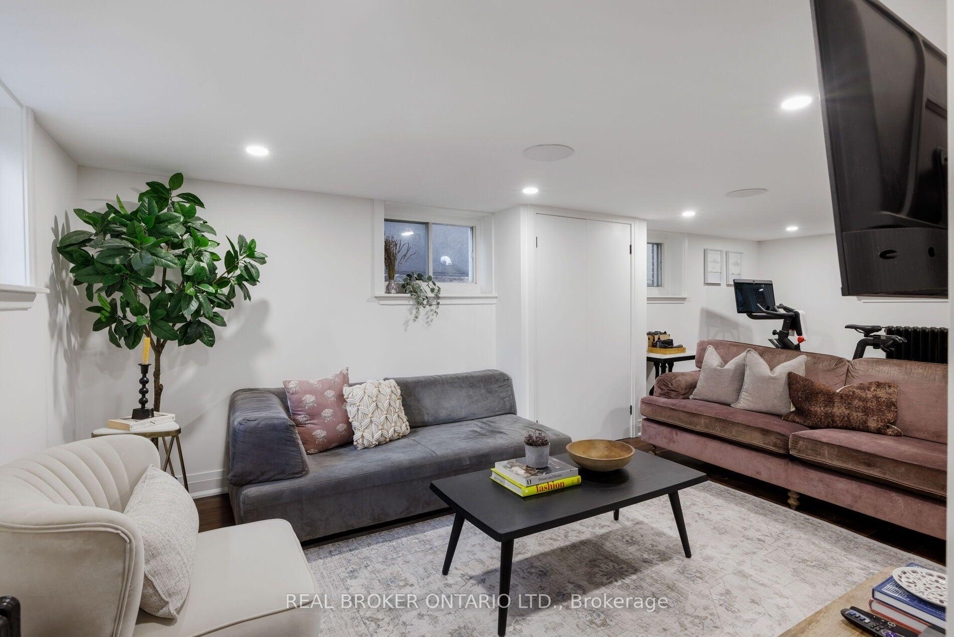 Photo 35 of 39 Beechwood Drive, Toronto, Broadview North — HOMEH