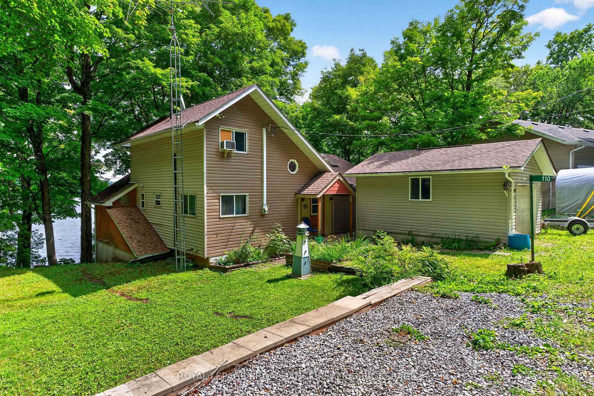 Photo 2 of 110 Maple Grove Crescent, Frontenac, Frontenac South — HOMEH