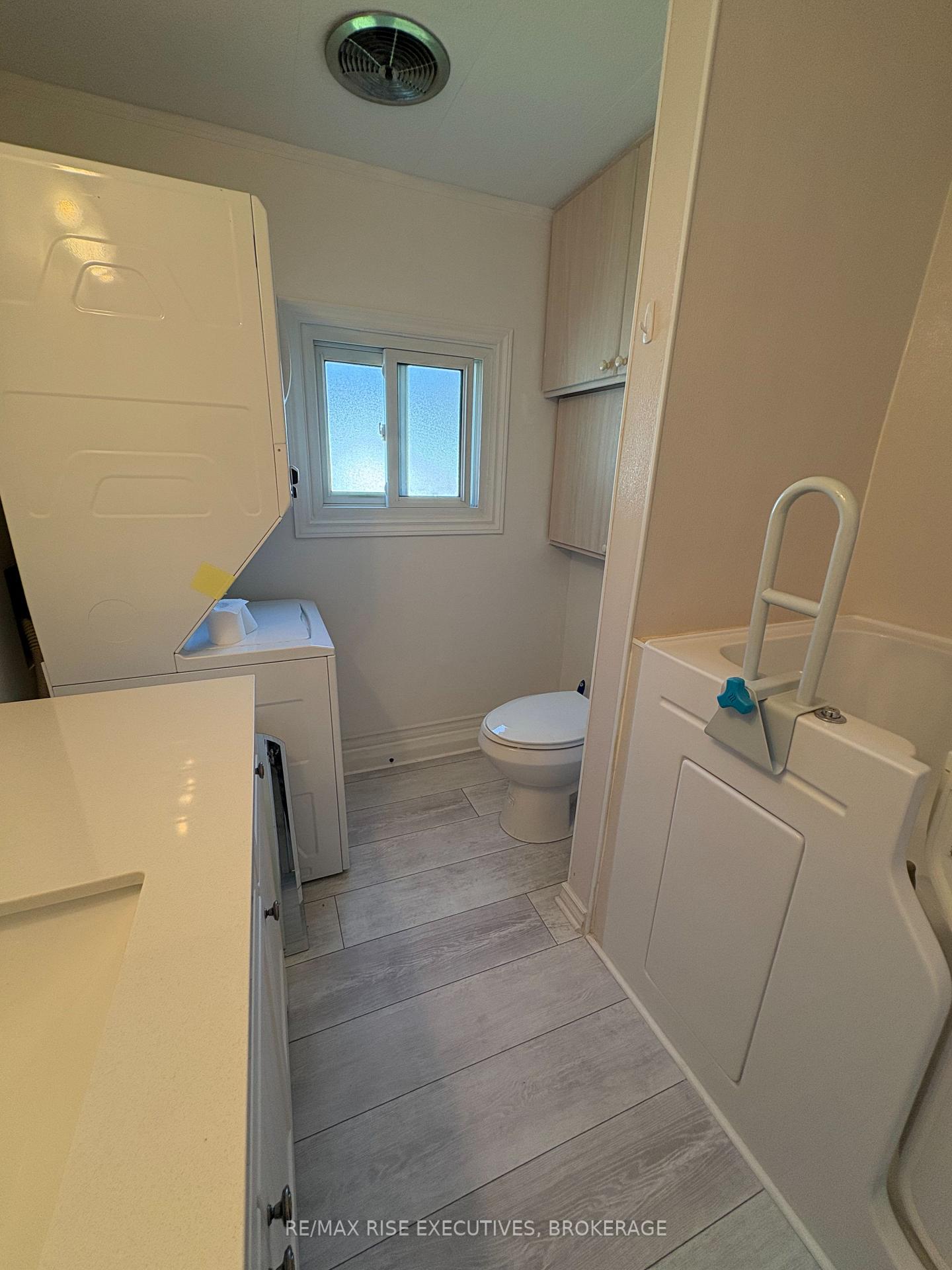 Photo 10 of 12 Wentworth Drive, Kingston, Rideau — HOMEH
