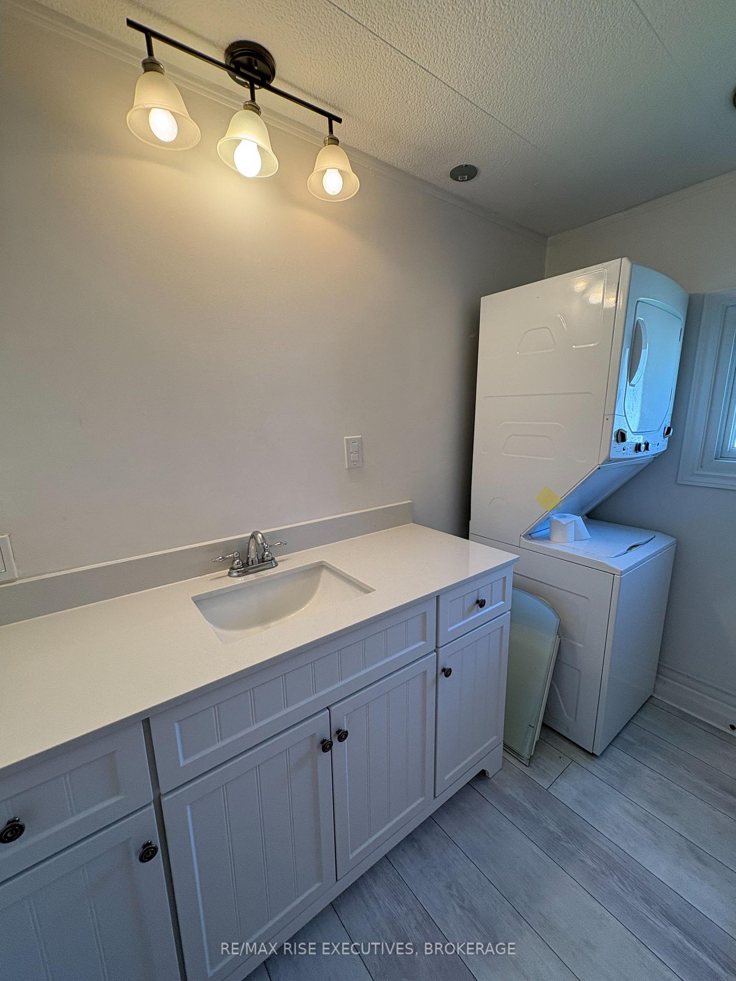 Photo 11 of 12 Wentworth Drive, Kingston, Rideau — HOMEH