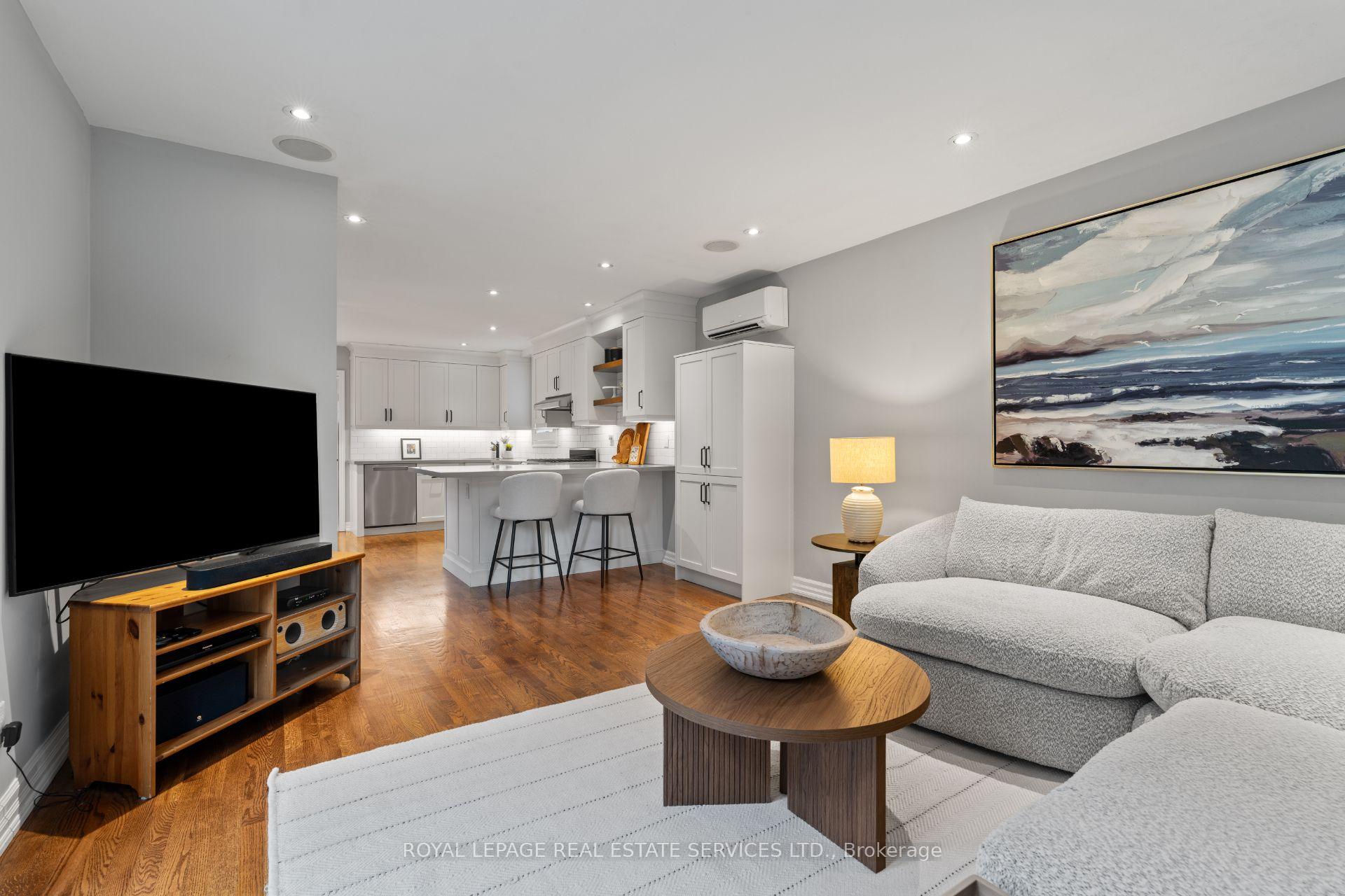 Photo 17 of 100 Dunedin Drive, Etobicoke, Kingsway South — HOMEH