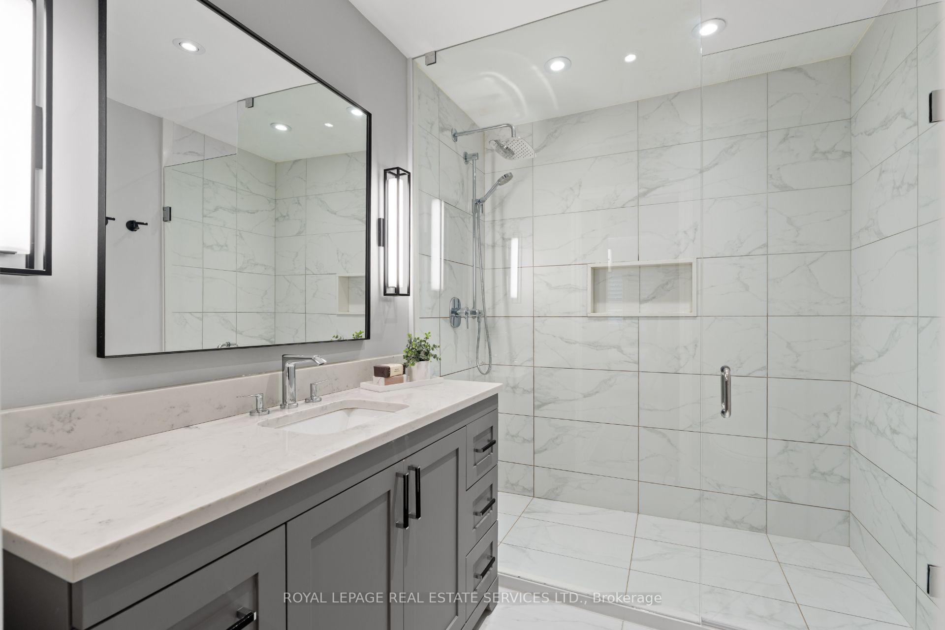 Photo 25 of 100 Dunedin Drive, Etobicoke, Kingsway South — HOMEH