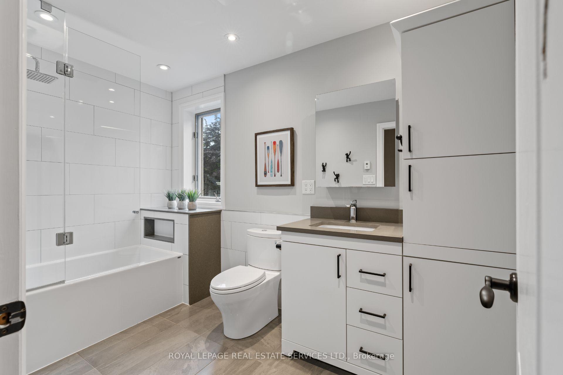 Photo 30 of 100 Dunedin Drive, Etobicoke, Kingsway South — HOMEH