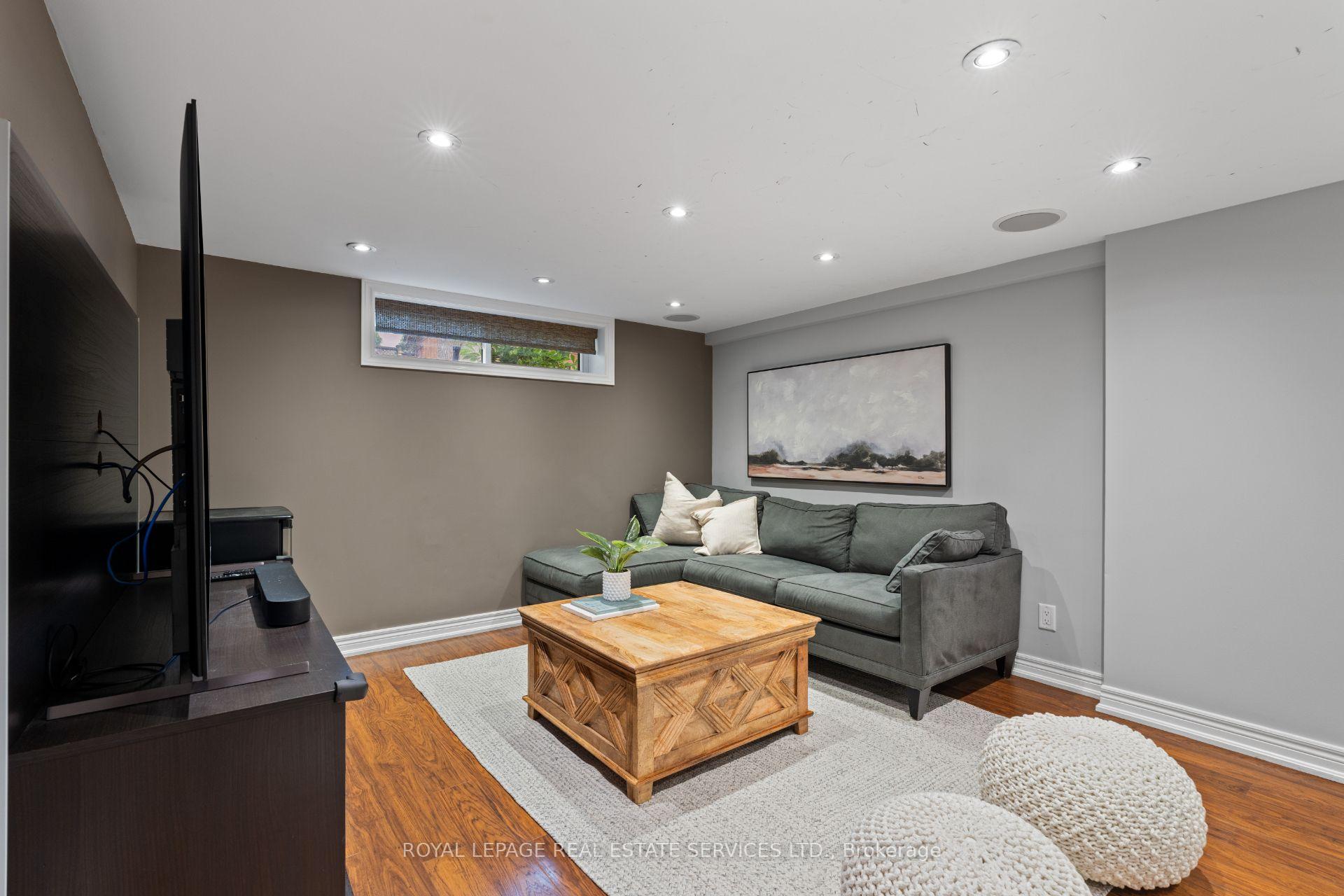 Photo 34 of 100 Dunedin Drive, Etobicoke, Kingsway South — HOMEH