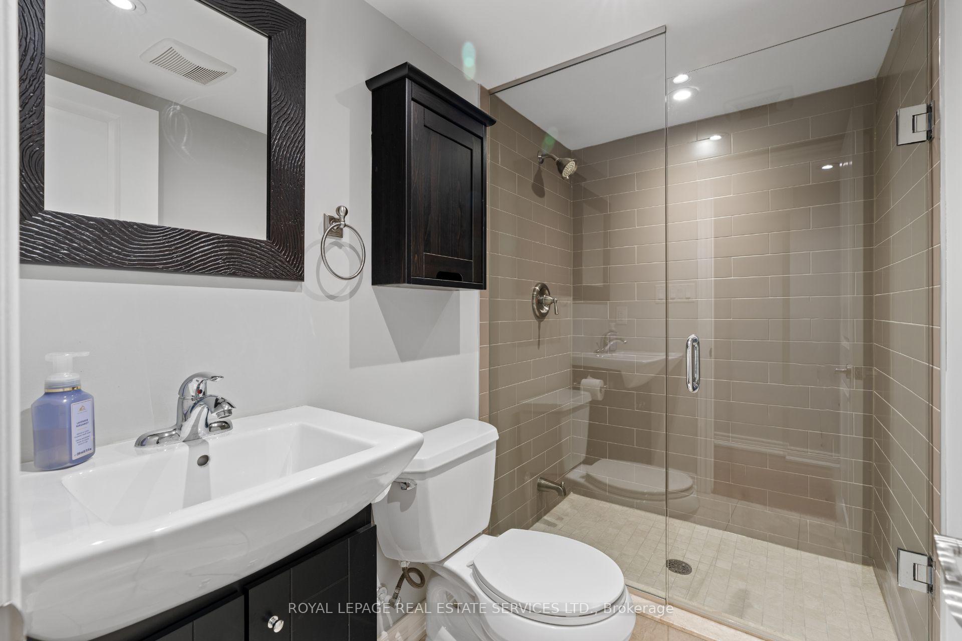 Photo 36 of 100 Dunedin Drive, Etobicoke, Kingsway South — HOMEH