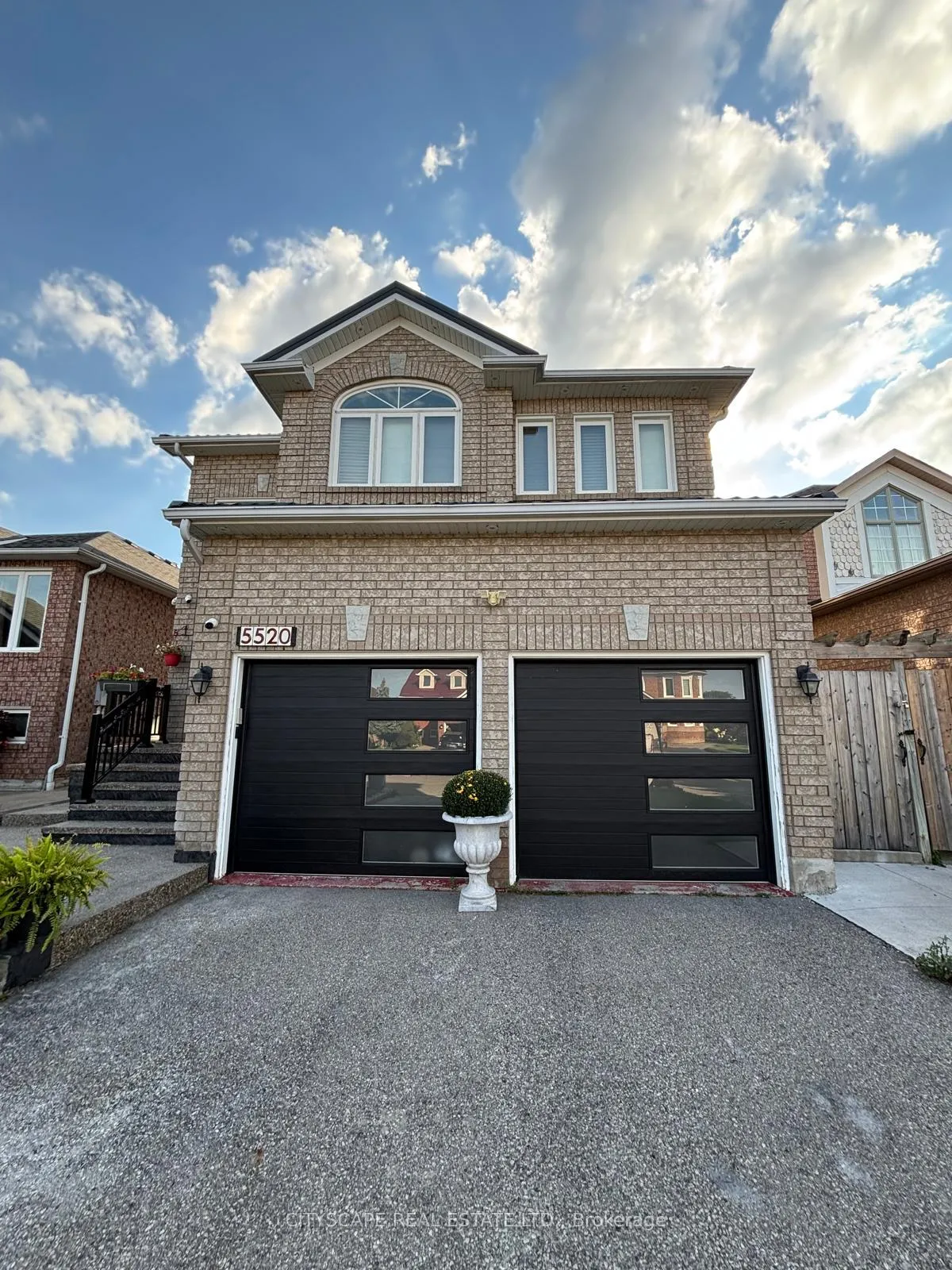 Photo 1 of Unit Bsmt, 5520 Prosper Circuit, Mississauga, East Credit — HOMEH