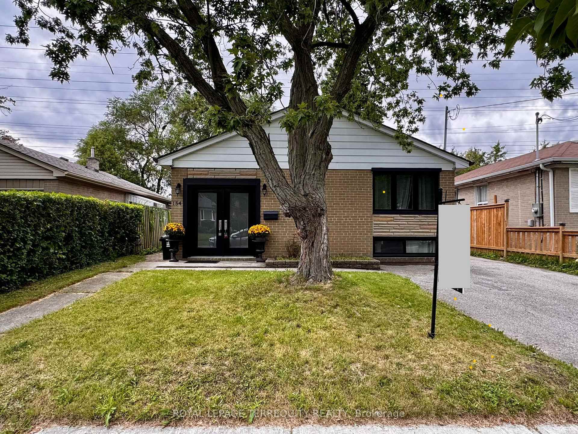 Front of 154 Sedgemount Drive