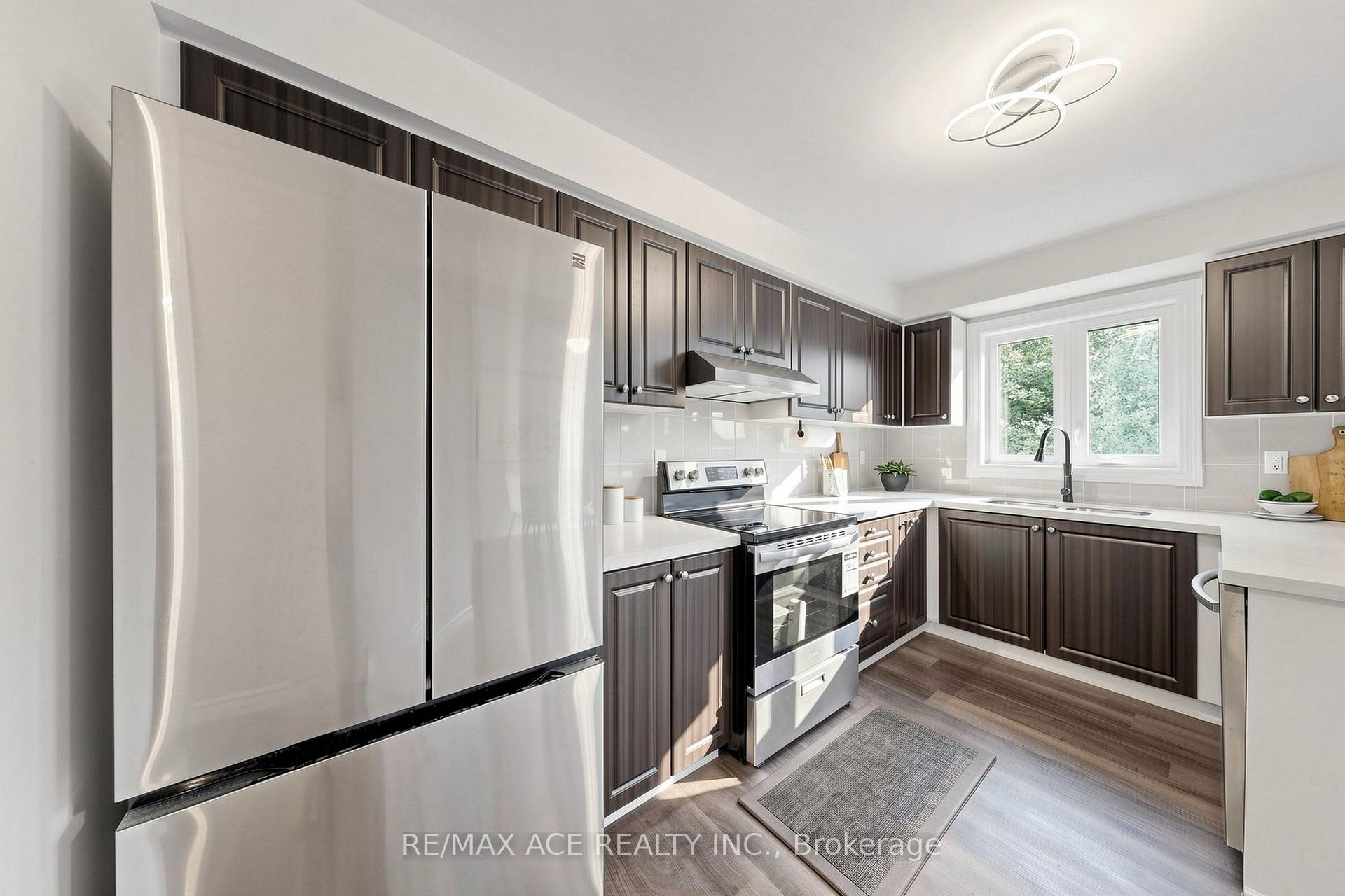 Photo 11 of 119 Primeau Drive, Aurora, Aurora Grove — HOMEH