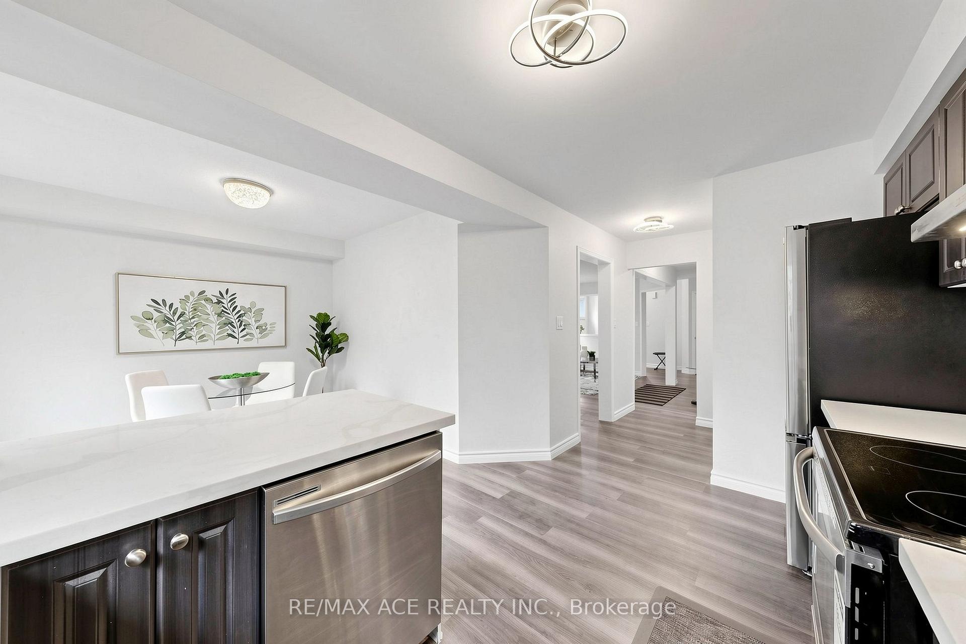 Photo 13 of 119 Primeau Drive, Aurora, Aurora Grove — HOMEH