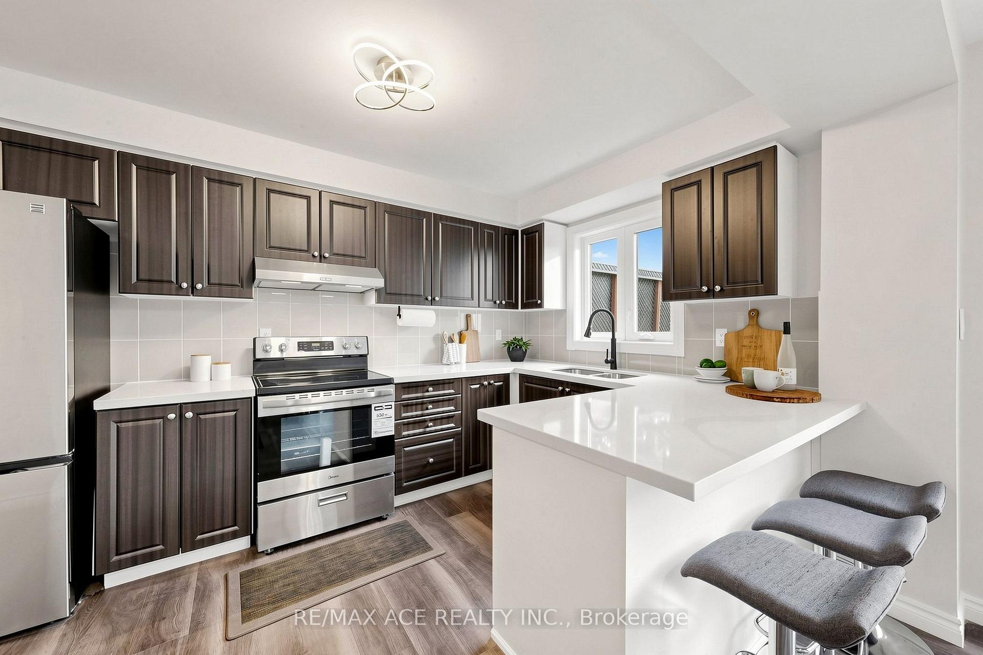 Photo 15 of 119 Primeau Drive, Aurora, Aurora Grove — HOMEH