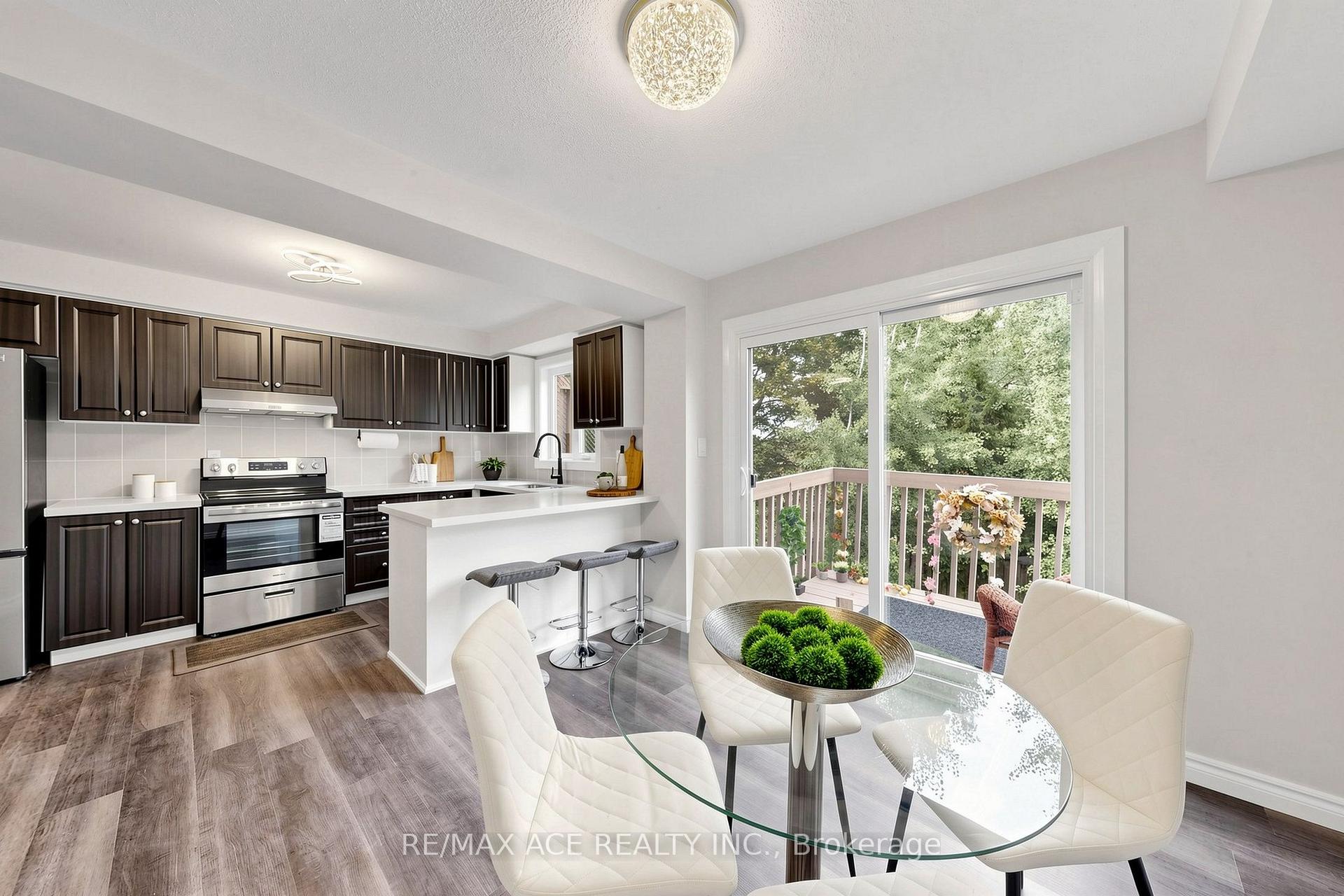 Photo 20 of 119 Primeau Drive, Aurora, Aurora Grove — HOMEH